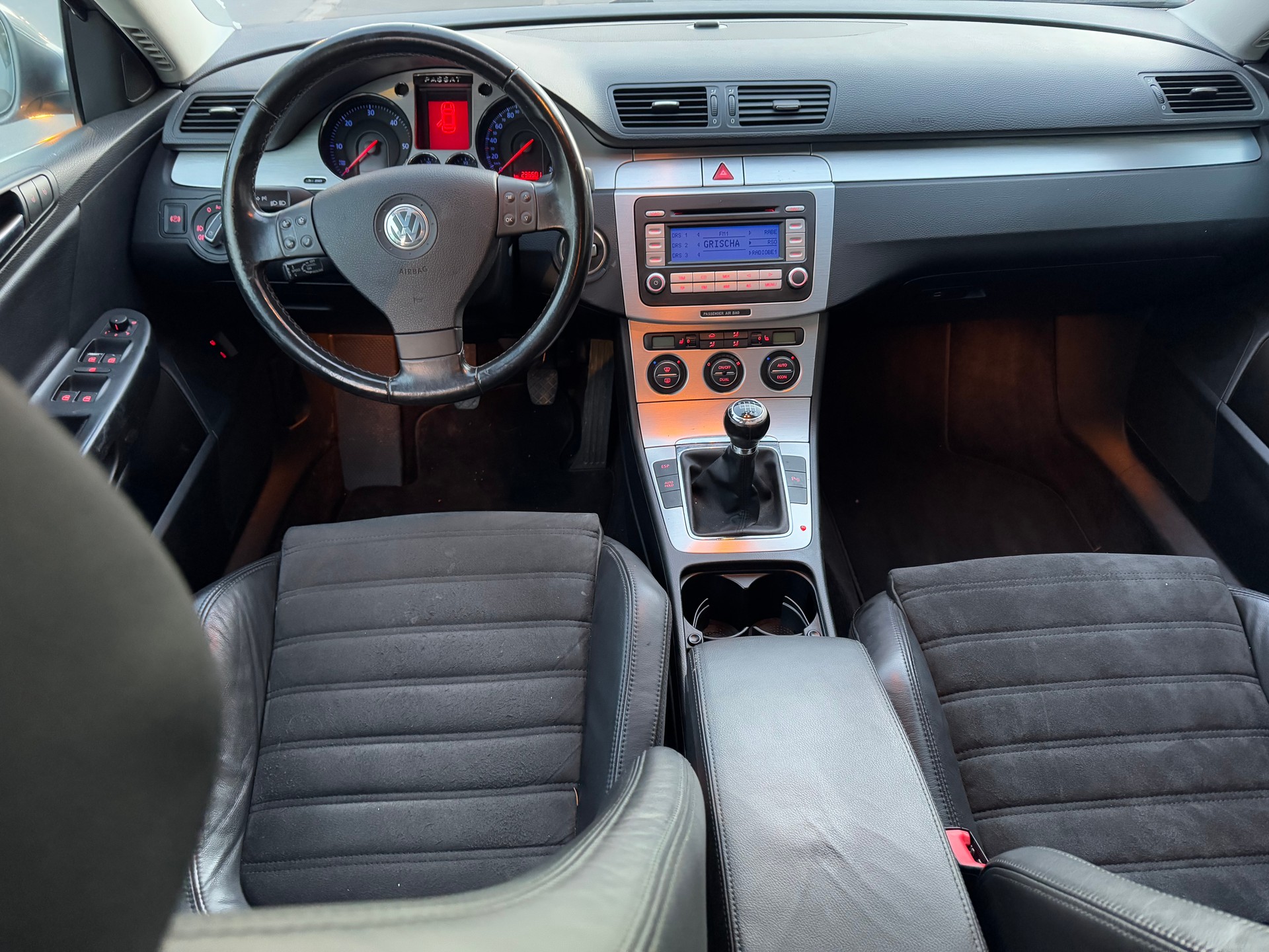 VW Passat Variant 2.0 TDI Comfortline-image-8