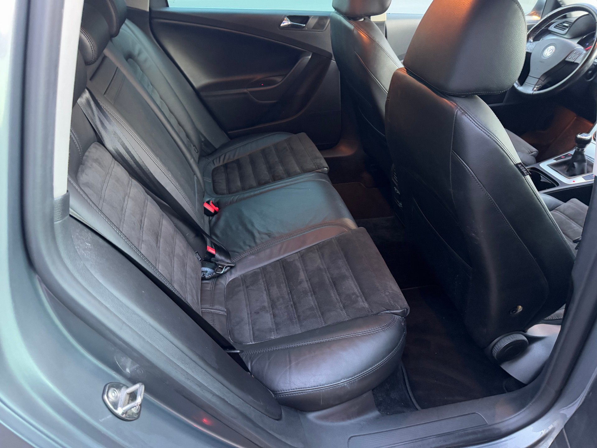 VW Passat Variant 2.0 TDI Comfortline-image-12