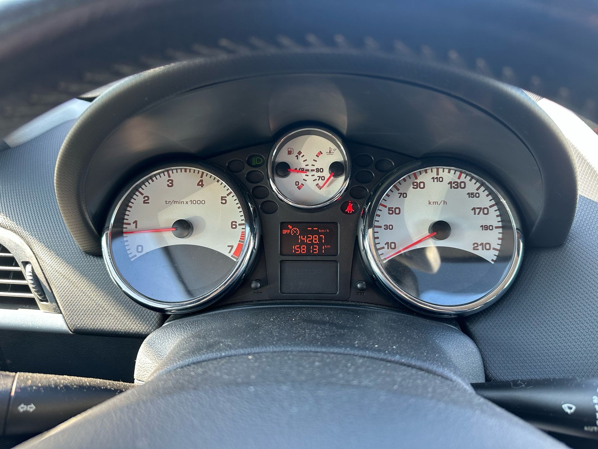 PEUGEOT 207 1.6 16V Sport Pack-image-13