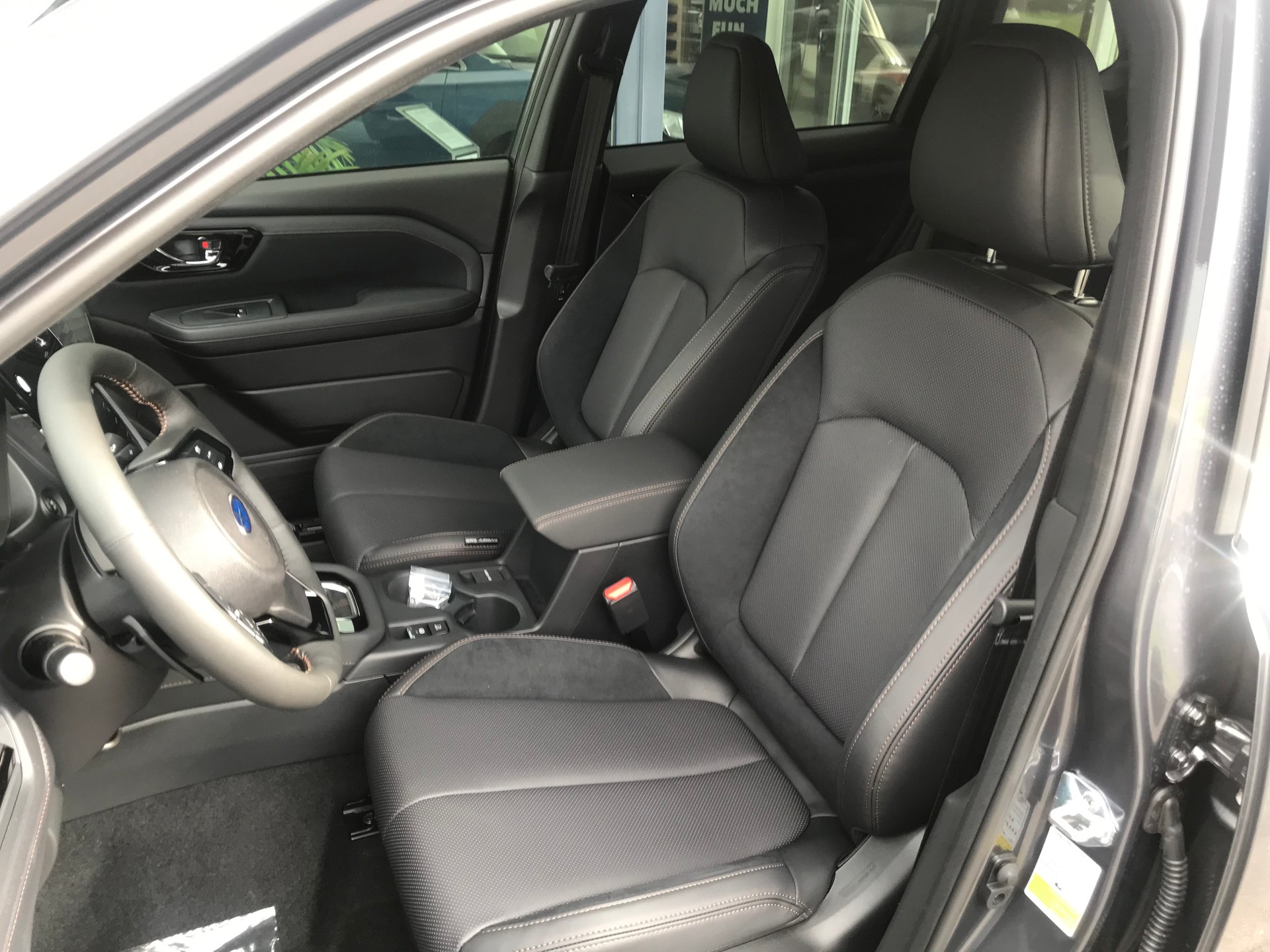 SUBARU Forester 2.0i e-Boxer Luxury Lineartronic-image-6