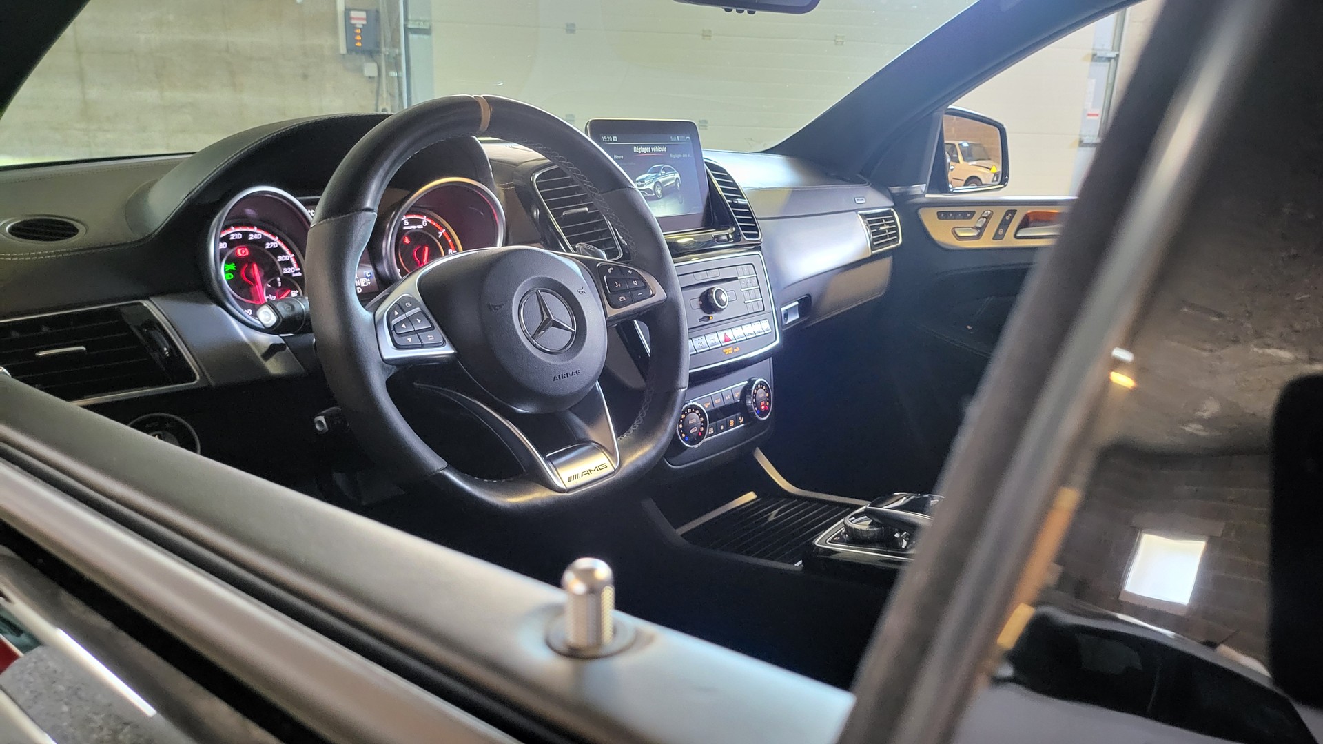 MERCEDES-BENZ GLE Coupé 63 S AMG 4Matic Speedshift-image-23