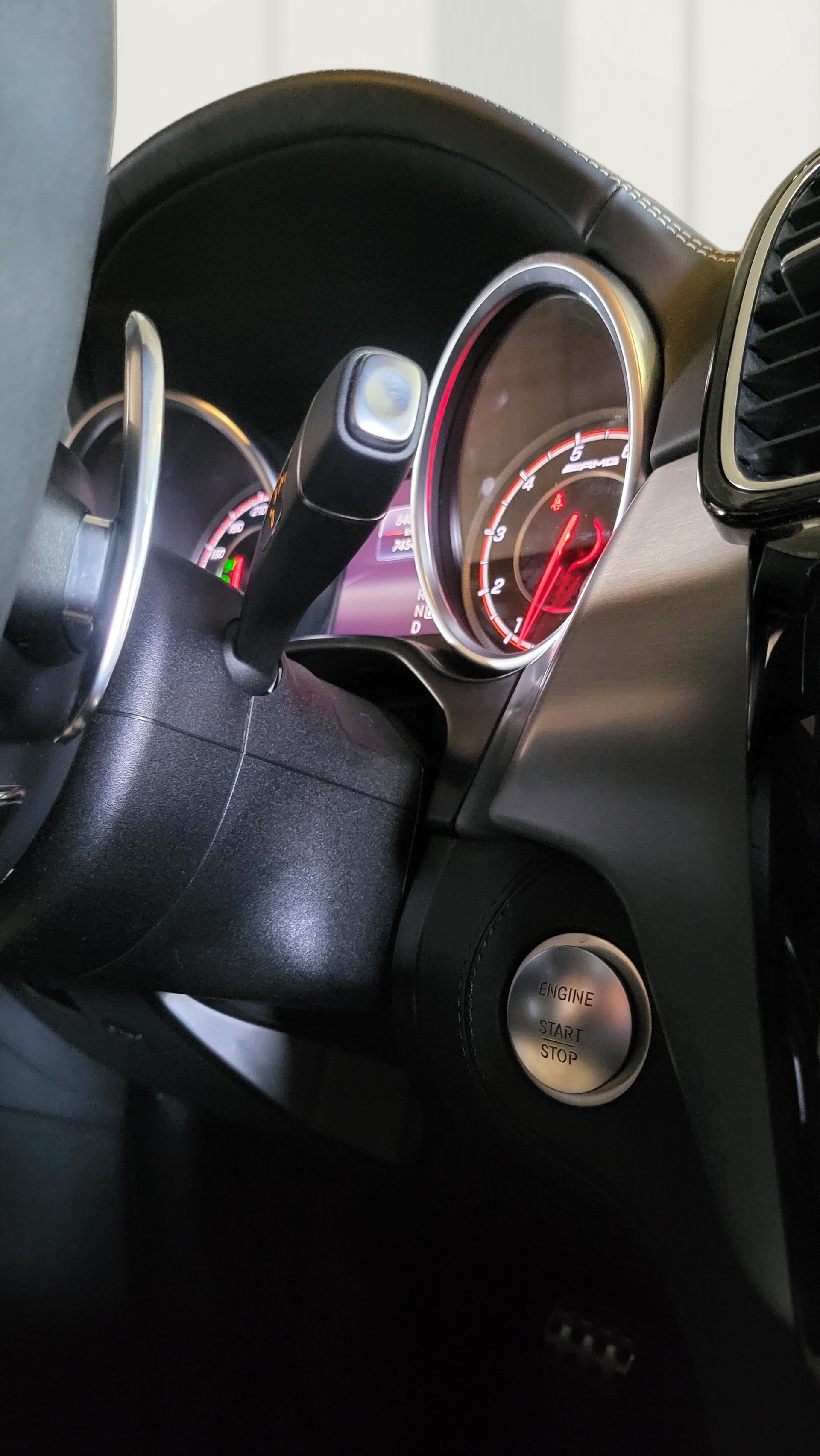 MERCEDES-BENZ GLE Coupé 63 S AMG 4Matic Speedshift-image-17