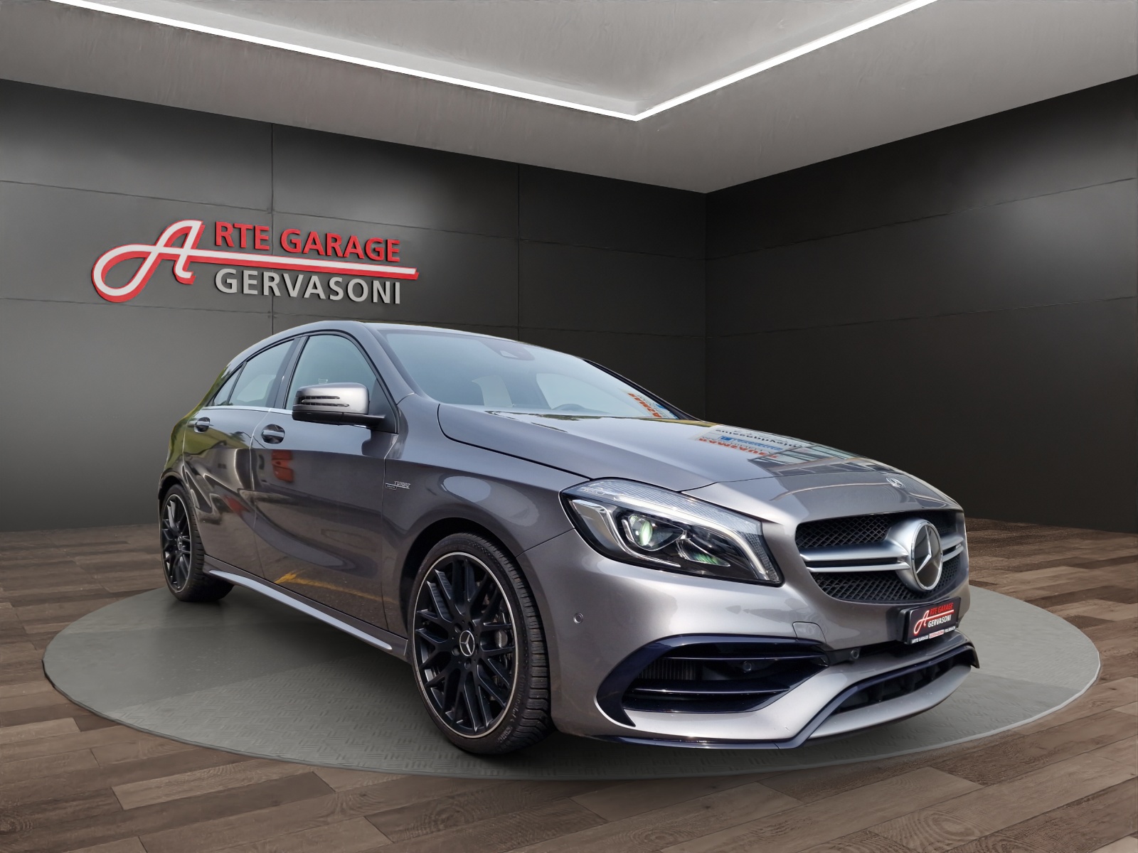 MERCEDES-BENZ A 45 AMG 4Matic-showroom-element-2