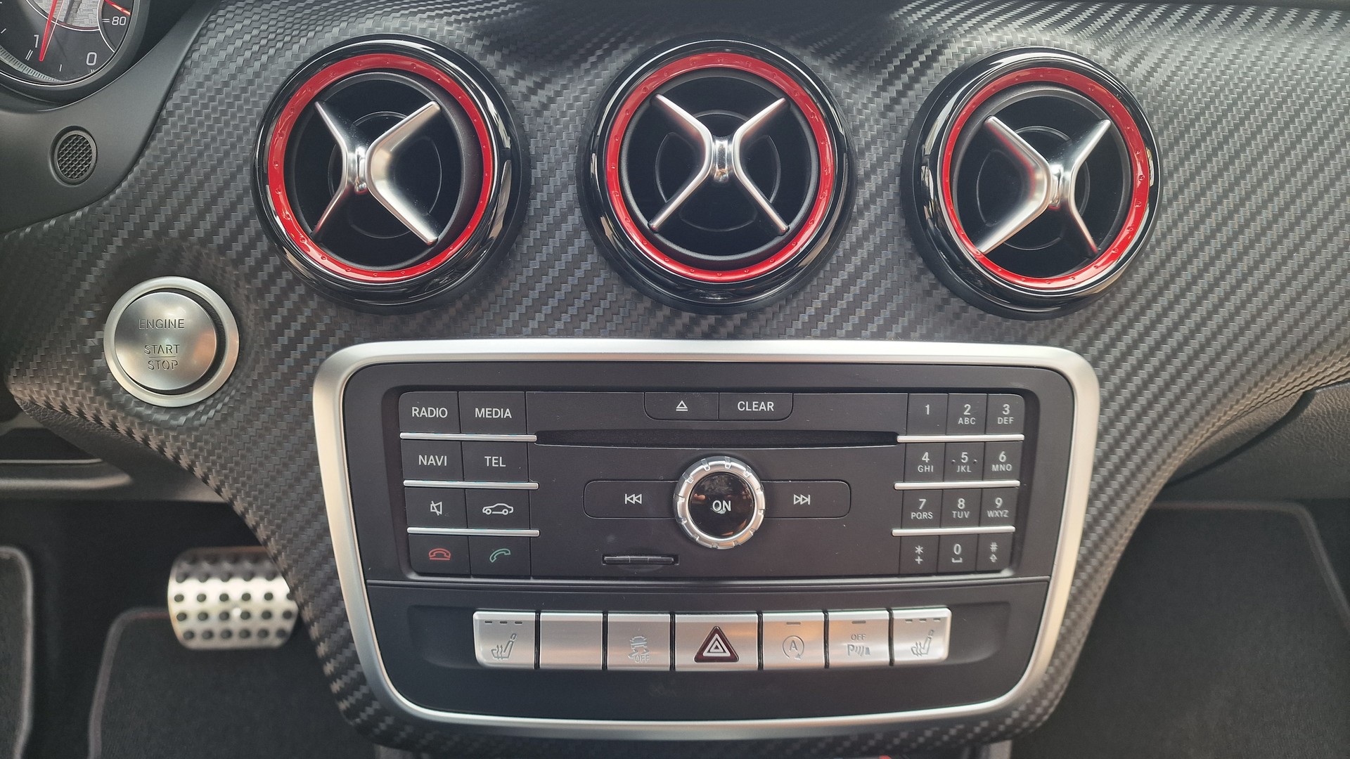MERCEDES-BENZ A 45 AMG 4Matic-image-26