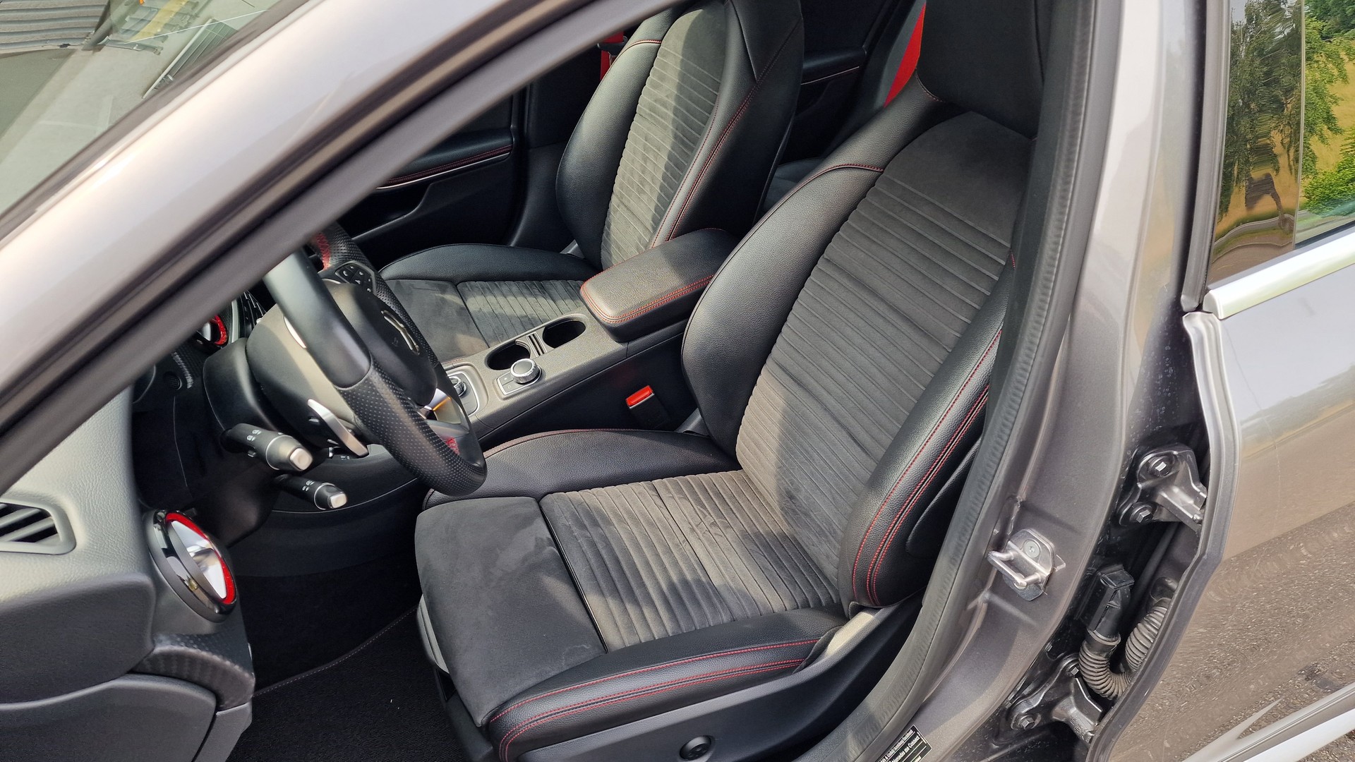 MERCEDES-BENZ A 45 AMG 4Matic-image-8