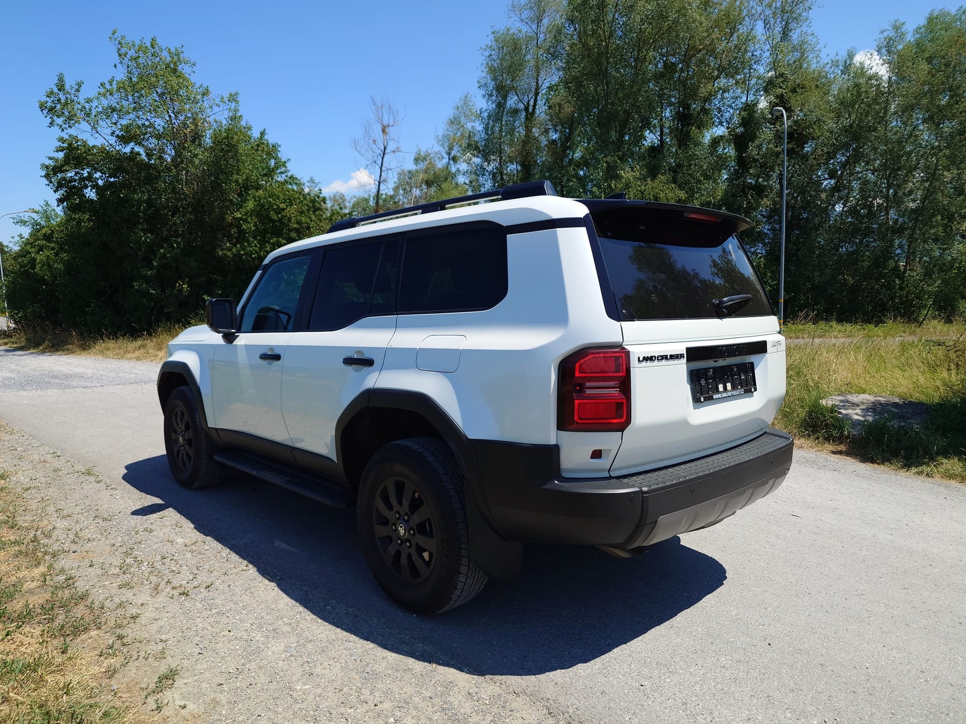 TOYOTA Land Cruiser 2.8TD Style-image-3