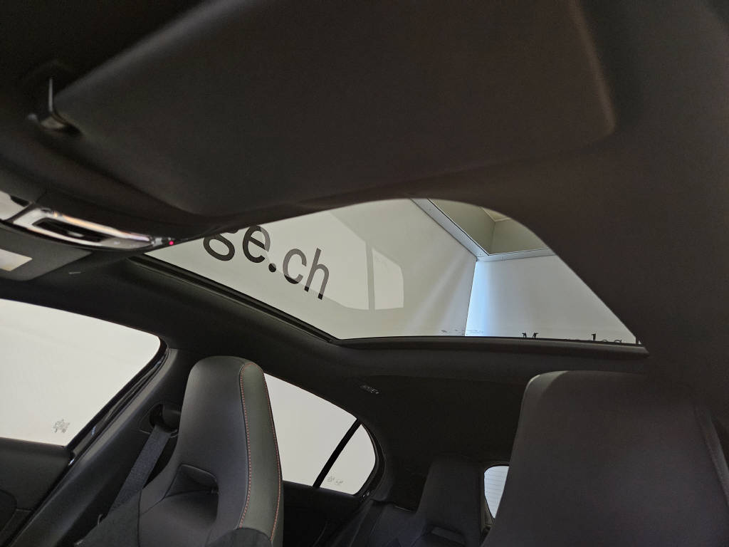 MERCEDES-BENZ A 250 4Matic AMG Line-image-8