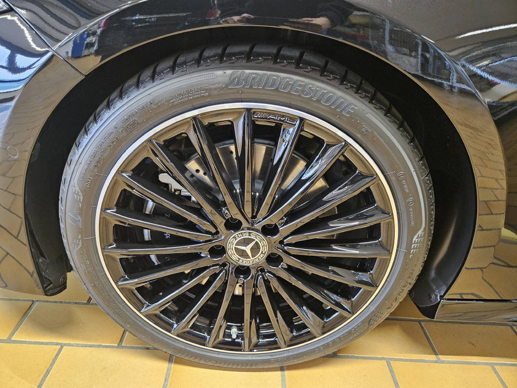 MERCEDES-BENZ A 250 4Matic AMG Line-image-15