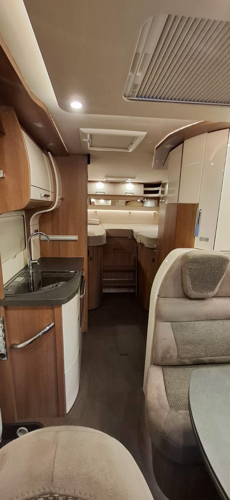 MERCEDES-BENZ Carthago Tourer T143 LE. 4500 kg Anhängerkupplung Leasing Finanzierung Möglich-image-8