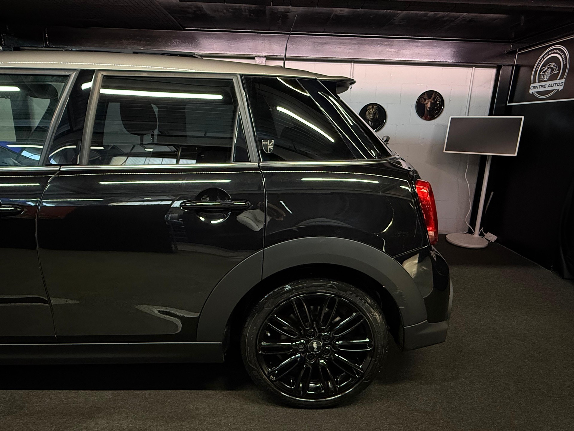MINI Cooper S Trafalgar Edition Steptronic DKG / All Black / Top-Aausstattung-image-3