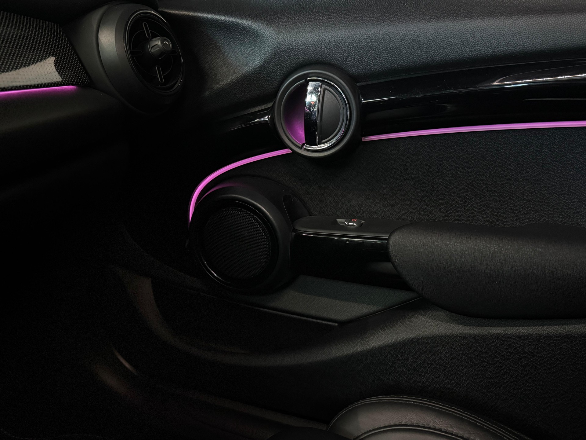 MINI Cooper S Trafalgar Edition Steptronic DKG / All Black / Top-Aausstattung-image-16