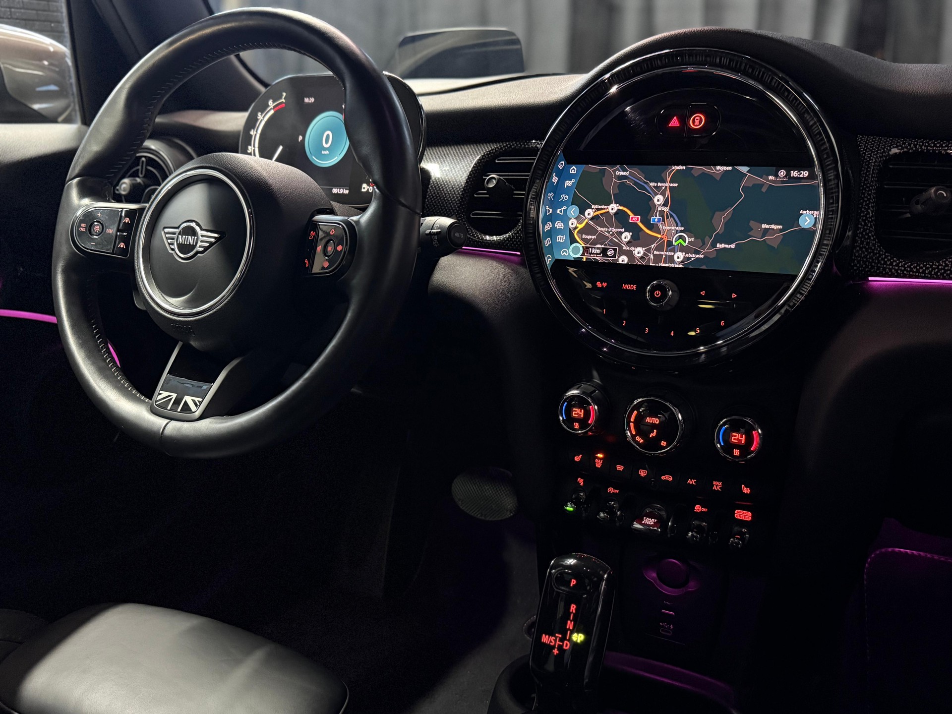 MINI Cooper S Trafalgar Edition Steptronic DKG / All Black / Top-Aausstattung-image-25