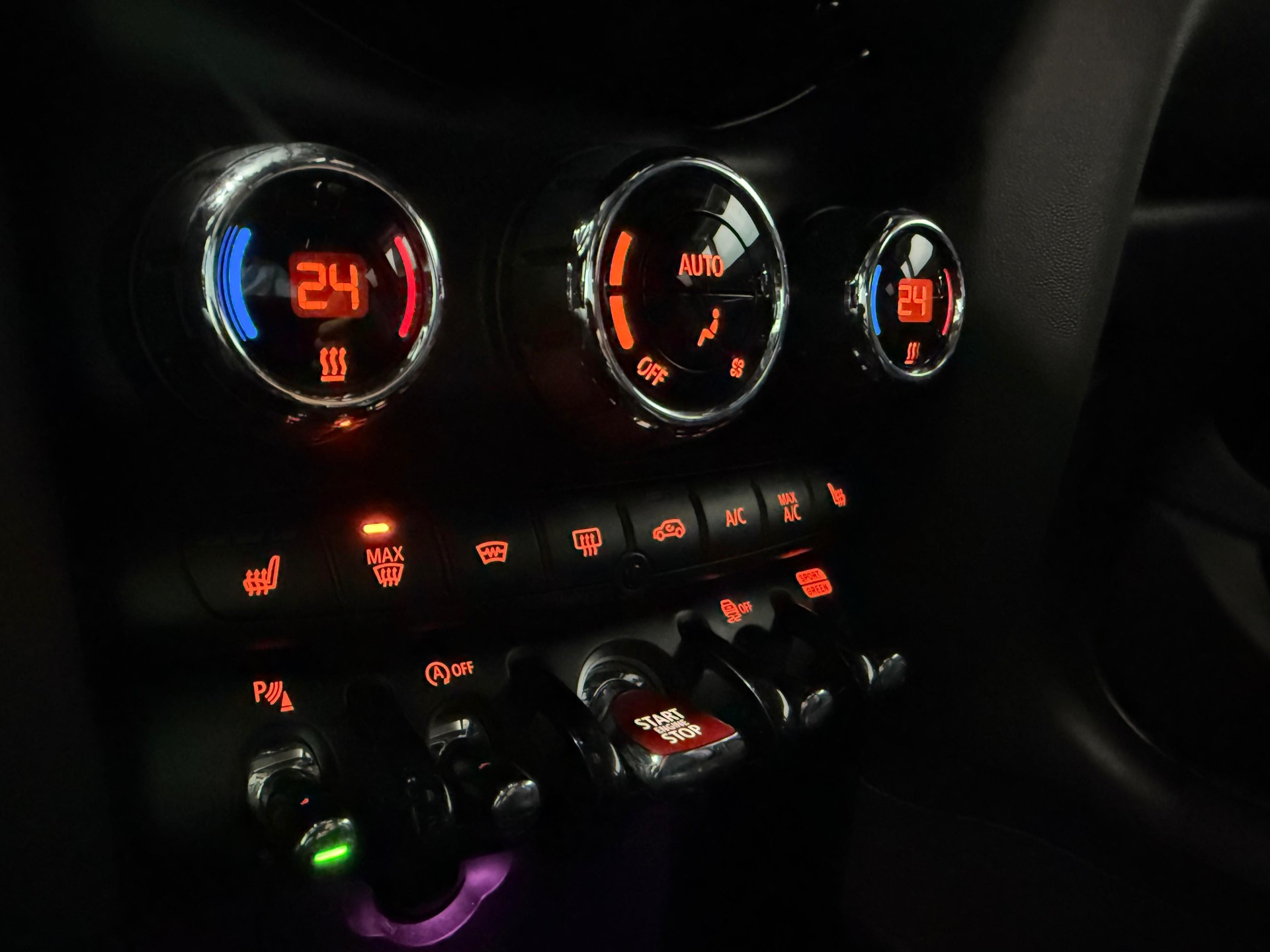 MINI Cooper S Trafalgar Edition Steptronic DKG / All Black / Top-Aausstattung-image-19