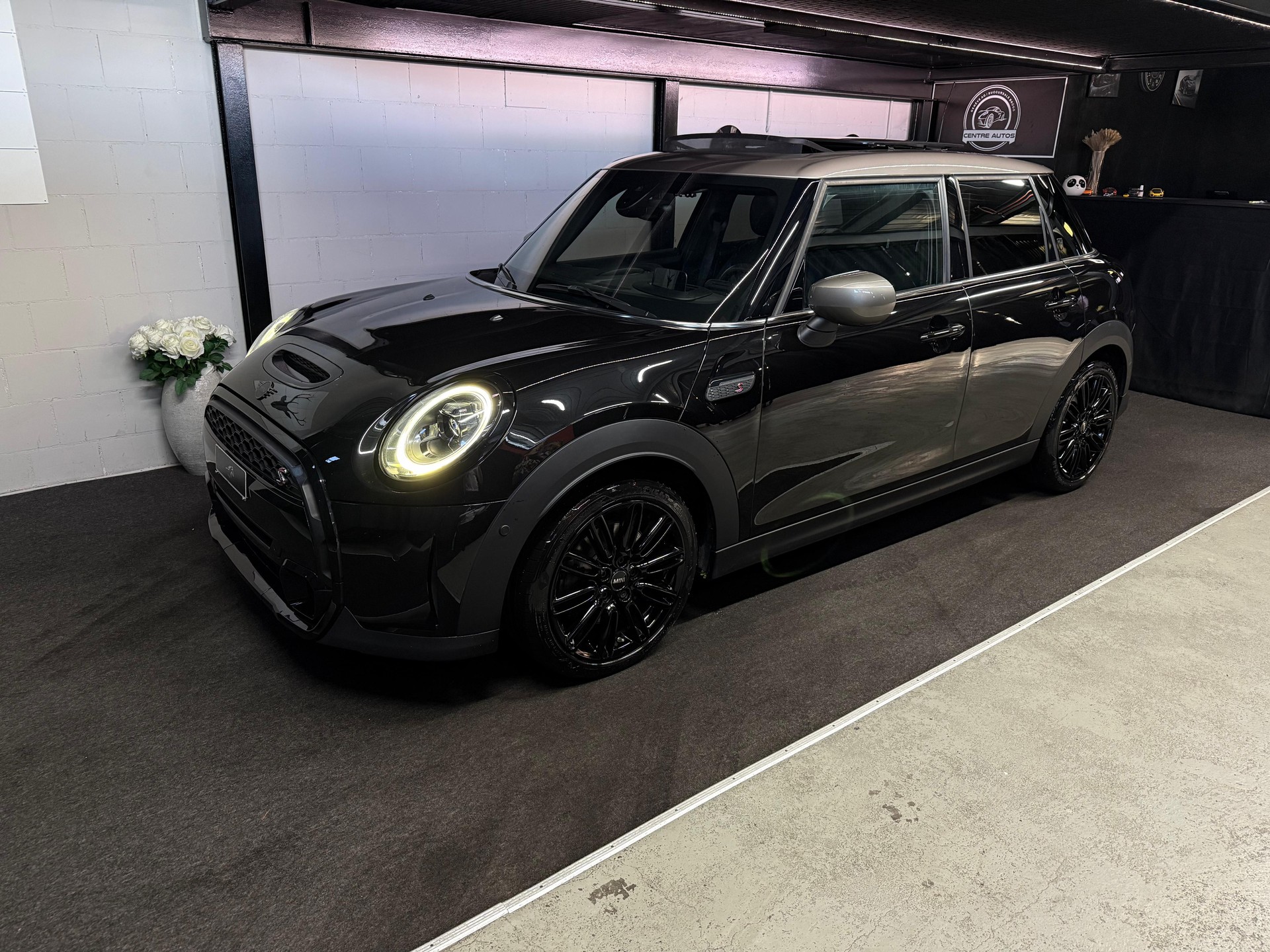 MINI Cooper S Trafalgar Edition Steptronic DKG / All Black / Top-Aausstattung