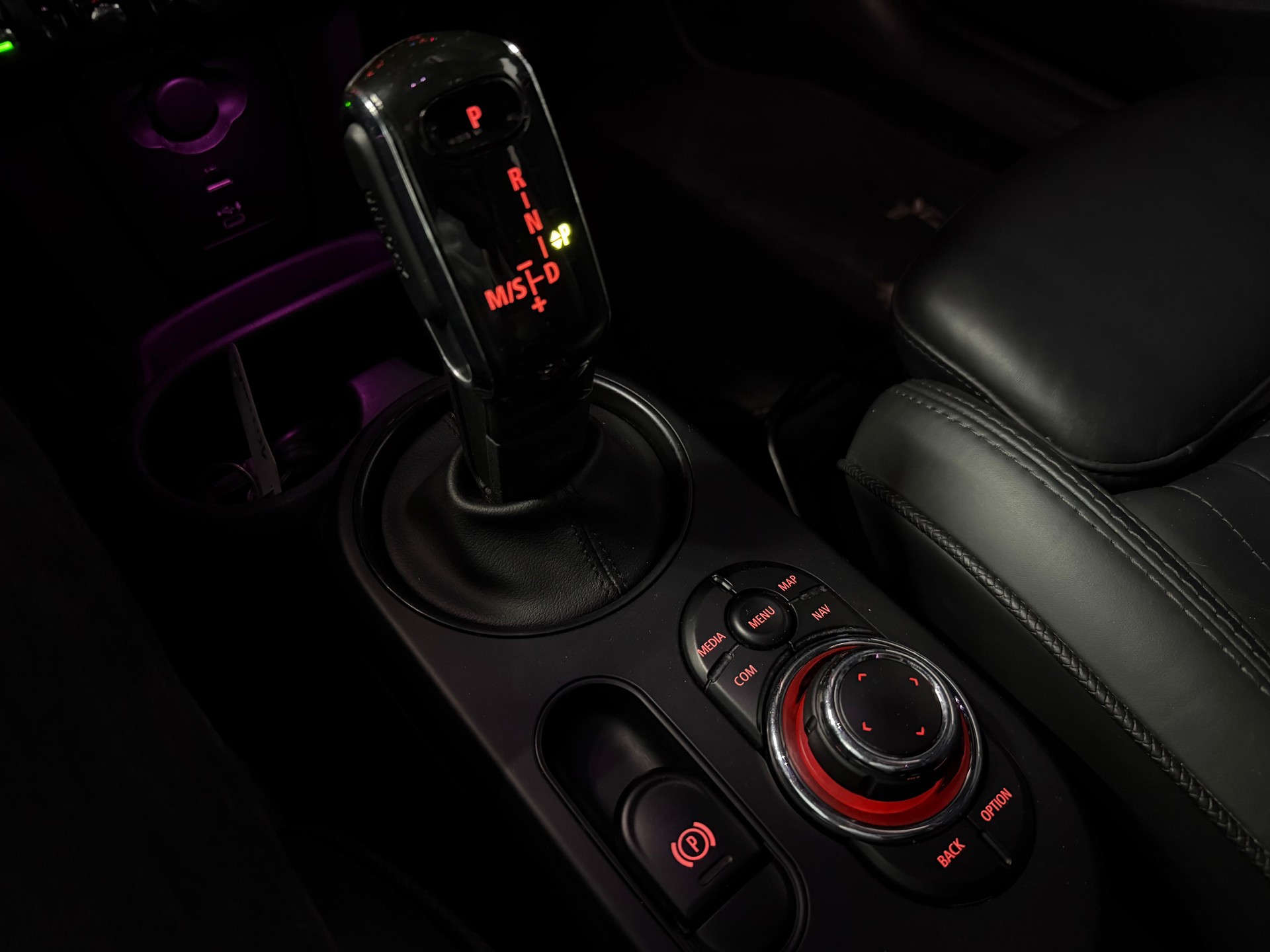 MINI Cooper S Trafalgar Edition Steptronic DKG / All Black / Top-Aausstattung-image-20