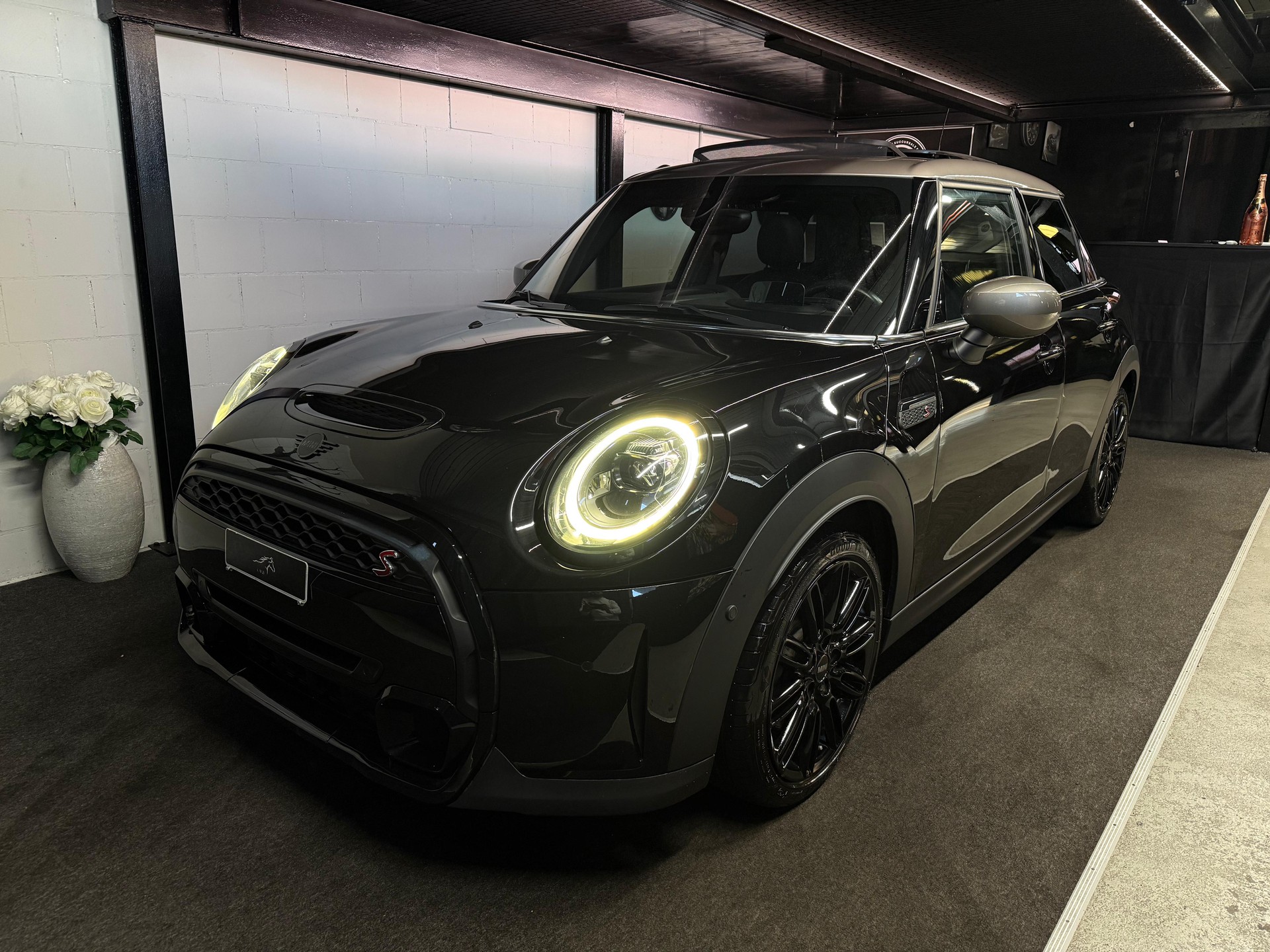 MINI Cooper S Trafalgar Edition Steptronic DKG / All Black / Top-Aausstattung-image-1
