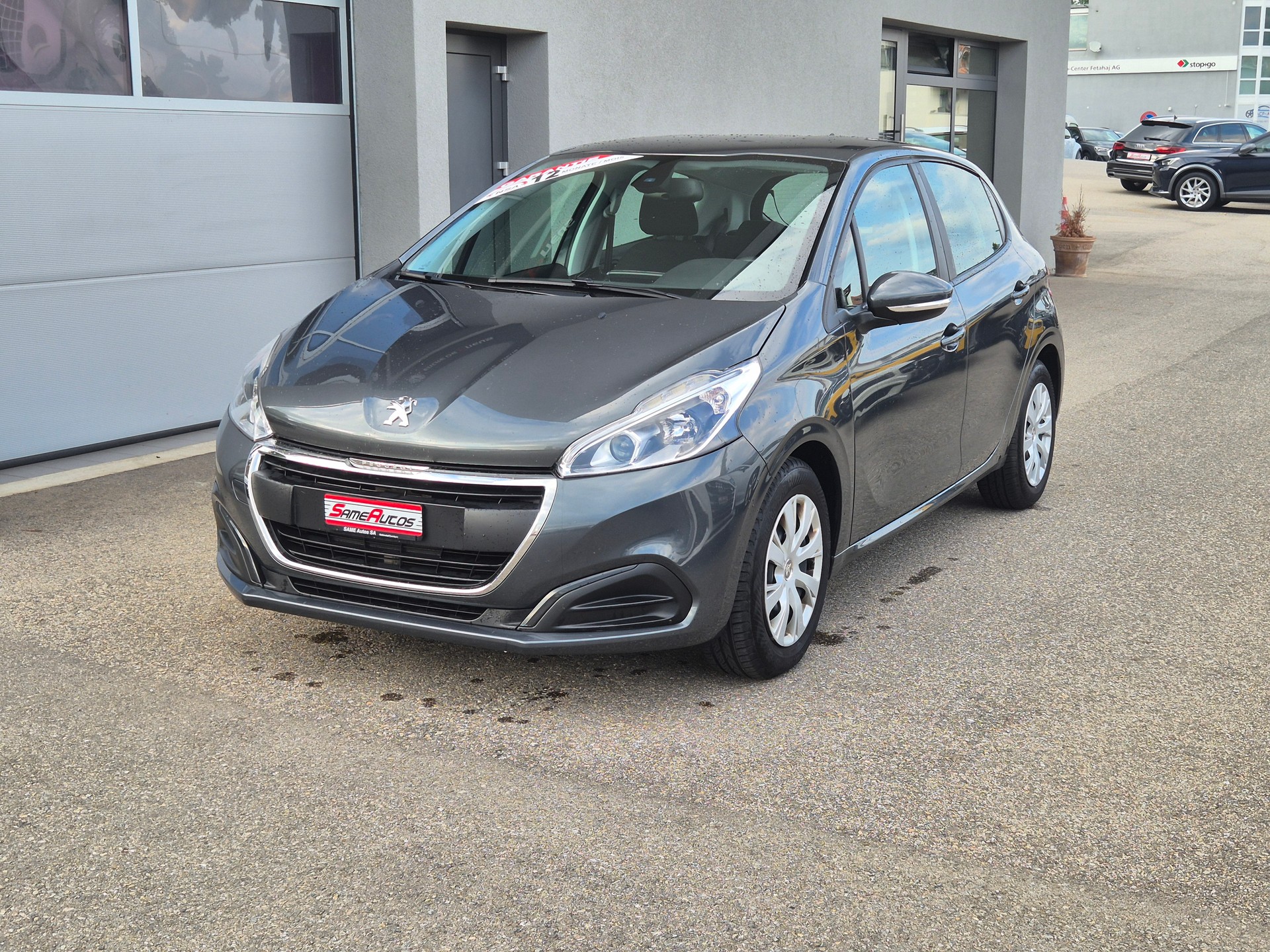 PEUGEOT 208 1.2 VTI Active-image-4
