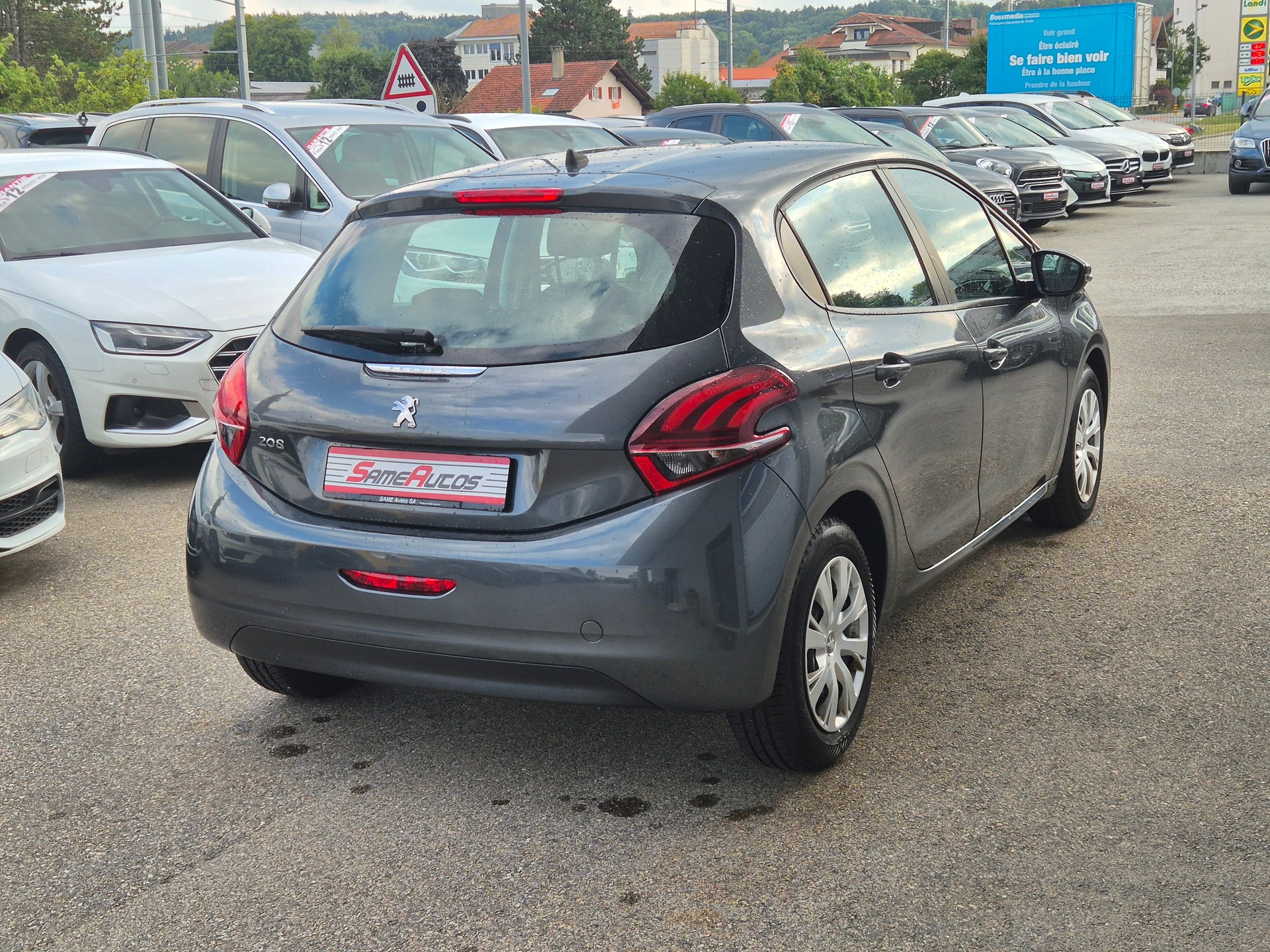 PEUGEOT 208 1.2 VTI Active-image-1