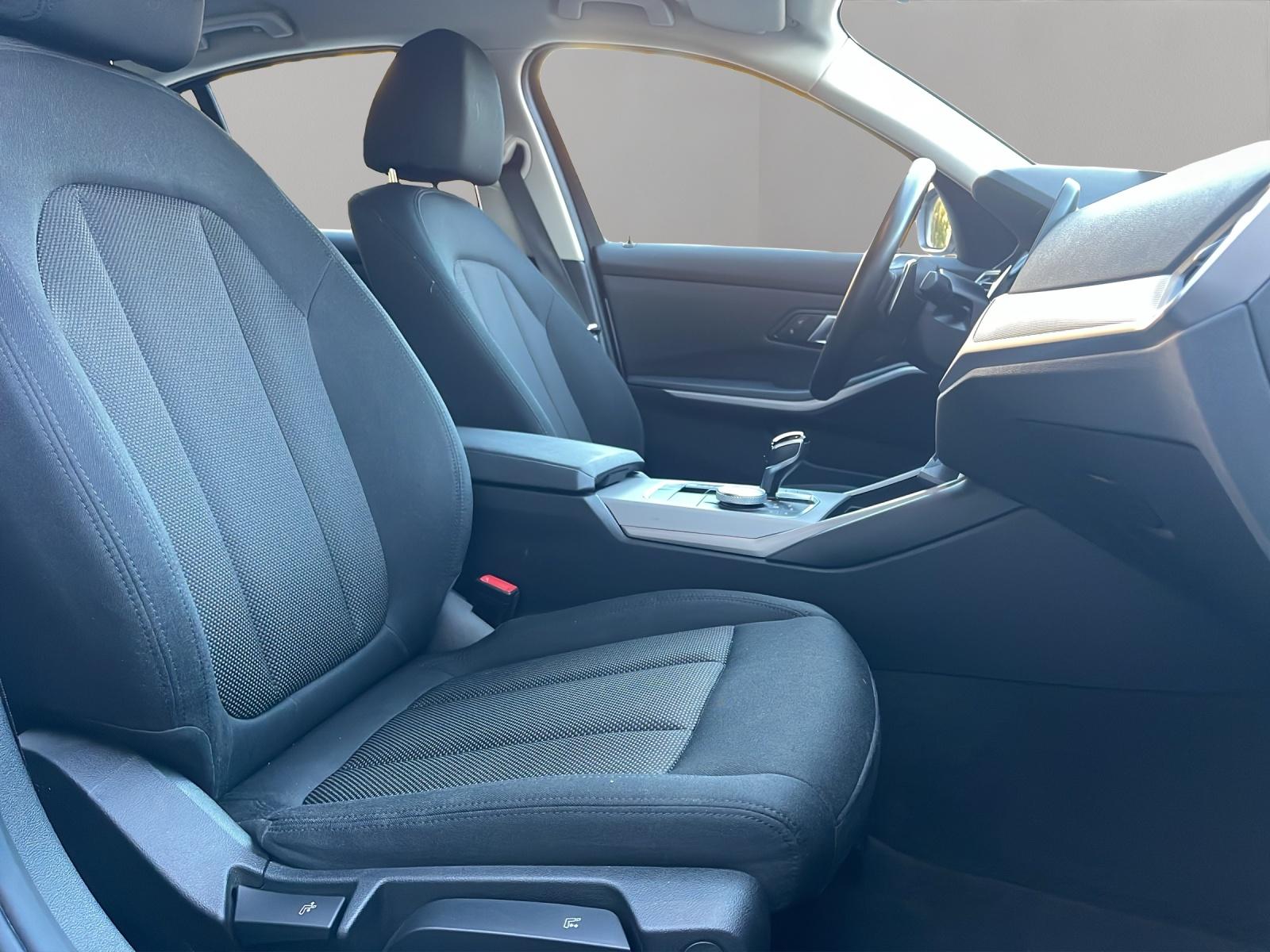 BMW 330d xDrive 48V Steptronic-image-13