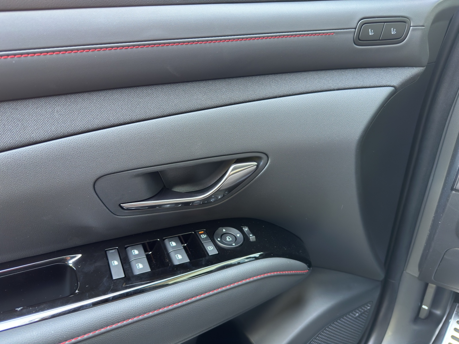 HYUNDAI Tucson 1.6 T-GDi HEV N-Line LUX.pack 4WD MY26-image-13