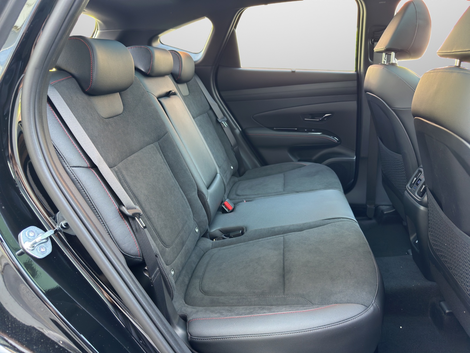 HYUNDAI Tucson 1.6 T-GDi HEV N-Line LUX.pack 4WD MY26-image-11