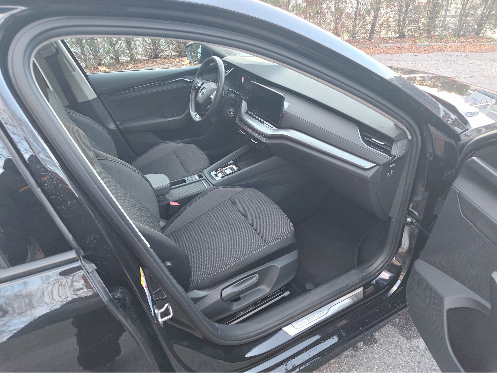 SKODA Octavia Combi 2.0 TDI DSG Ambition 4x4-image-7