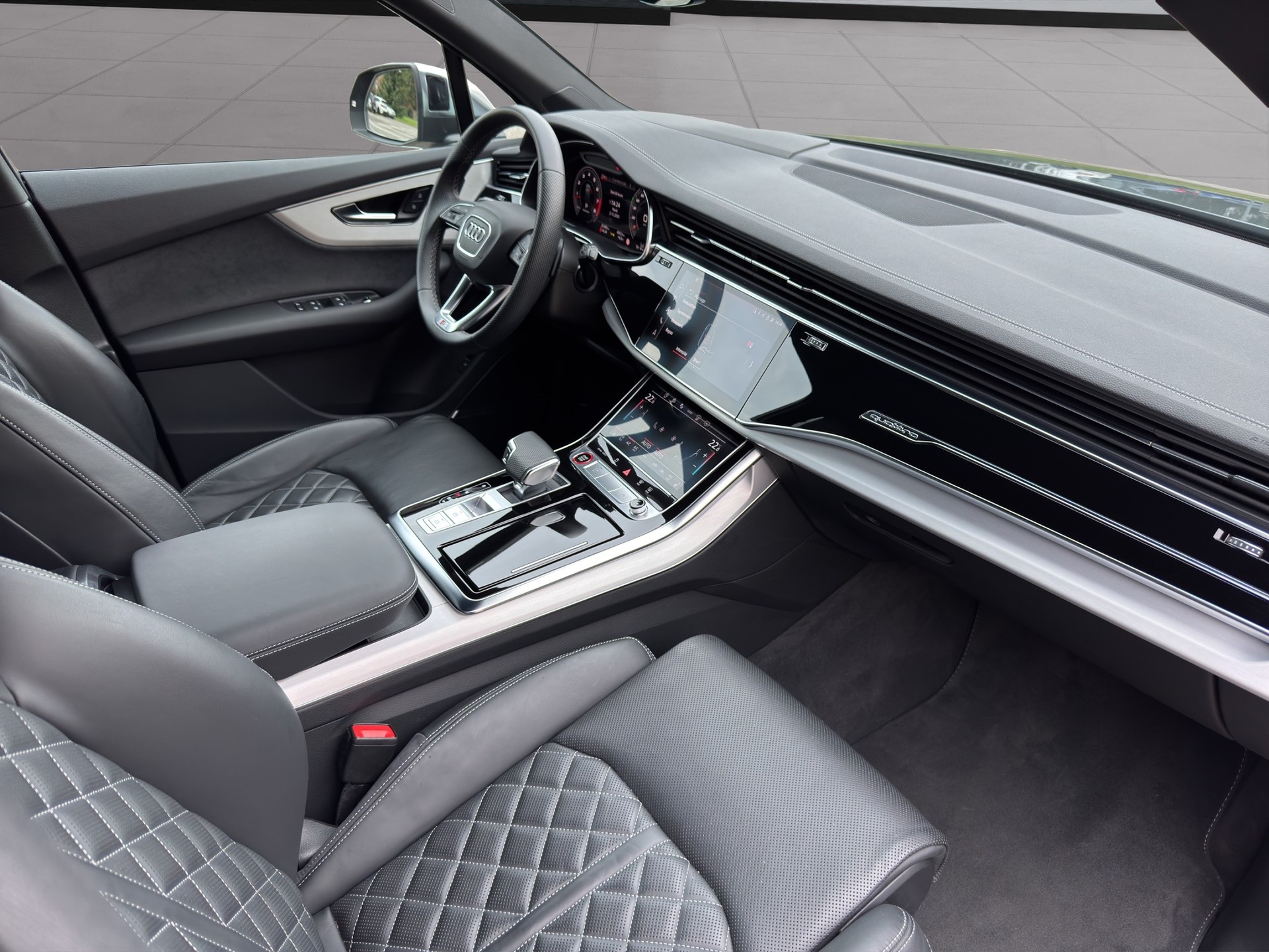 AUDI SQ7 TFSI quattro tiptronic-image-15