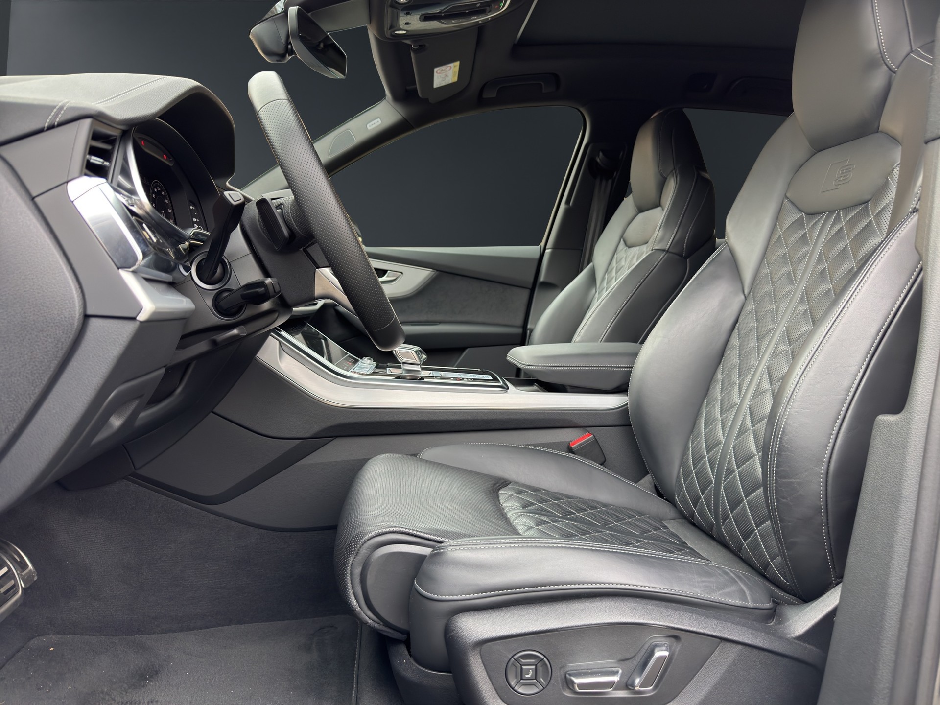 AUDI SQ7 TFSI quattro tiptronic-image-8