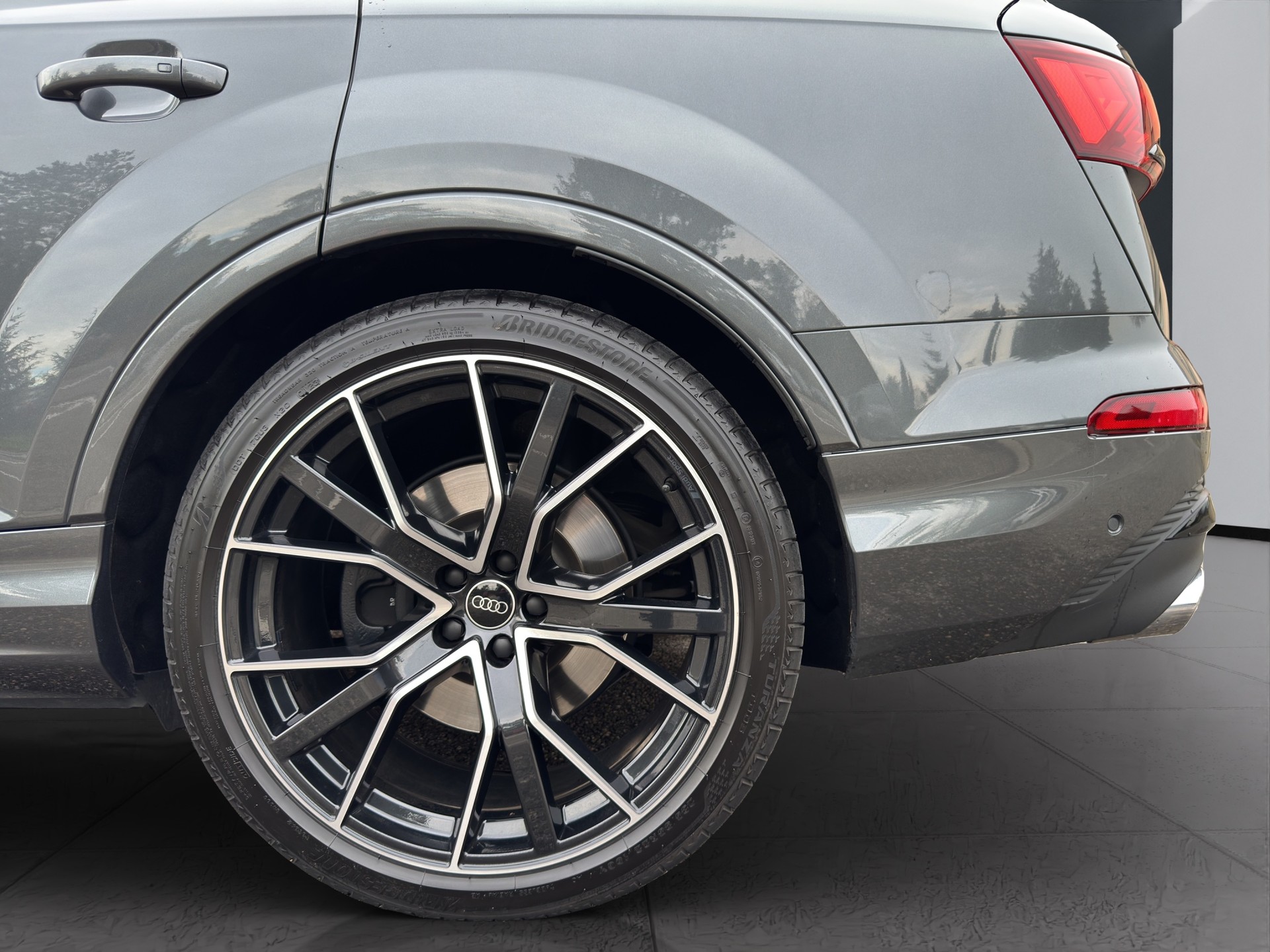 AUDI SQ7 TFSI quattro tiptronic-image-20
