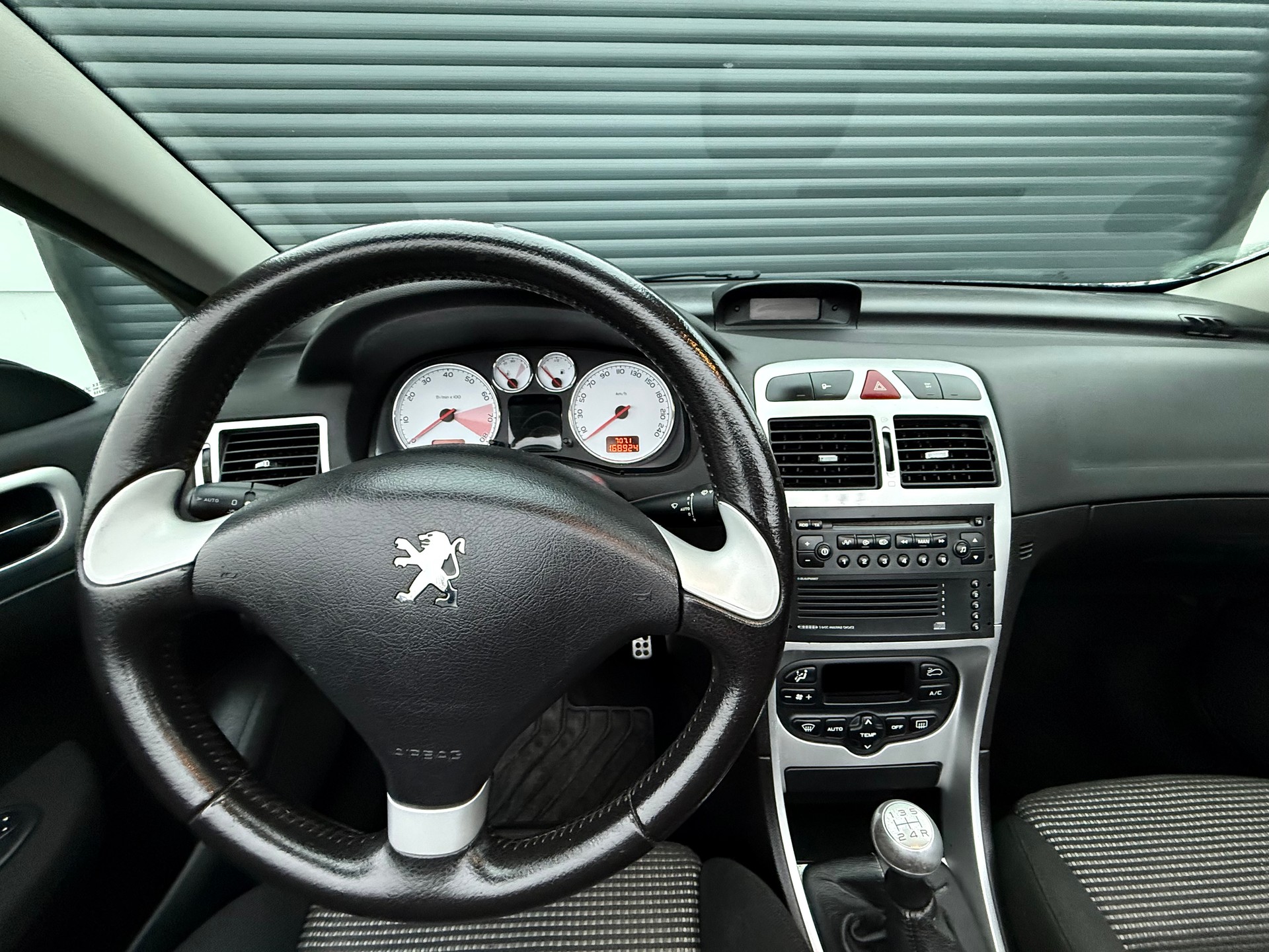 PEUGEOT 307 CC 2.0 16V-image-10