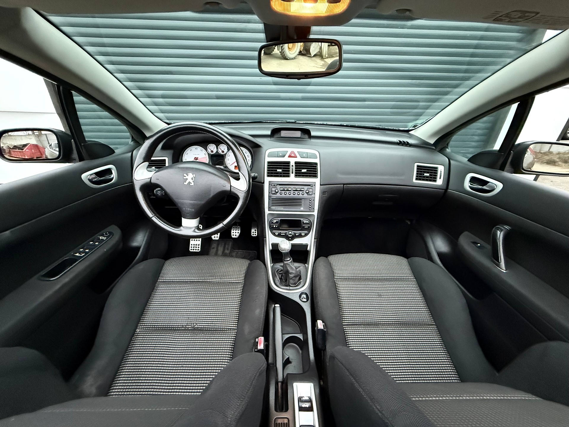 PEUGEOT 307 CC 2.0 16V-image-9