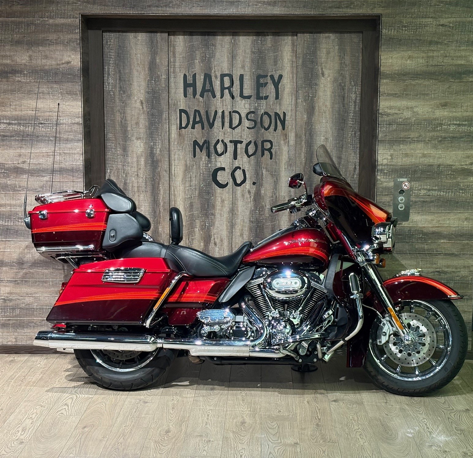 HARLEY-DAVIDSON FLHTCUSE4 Electra Glide Ultra Classic CVO ABS