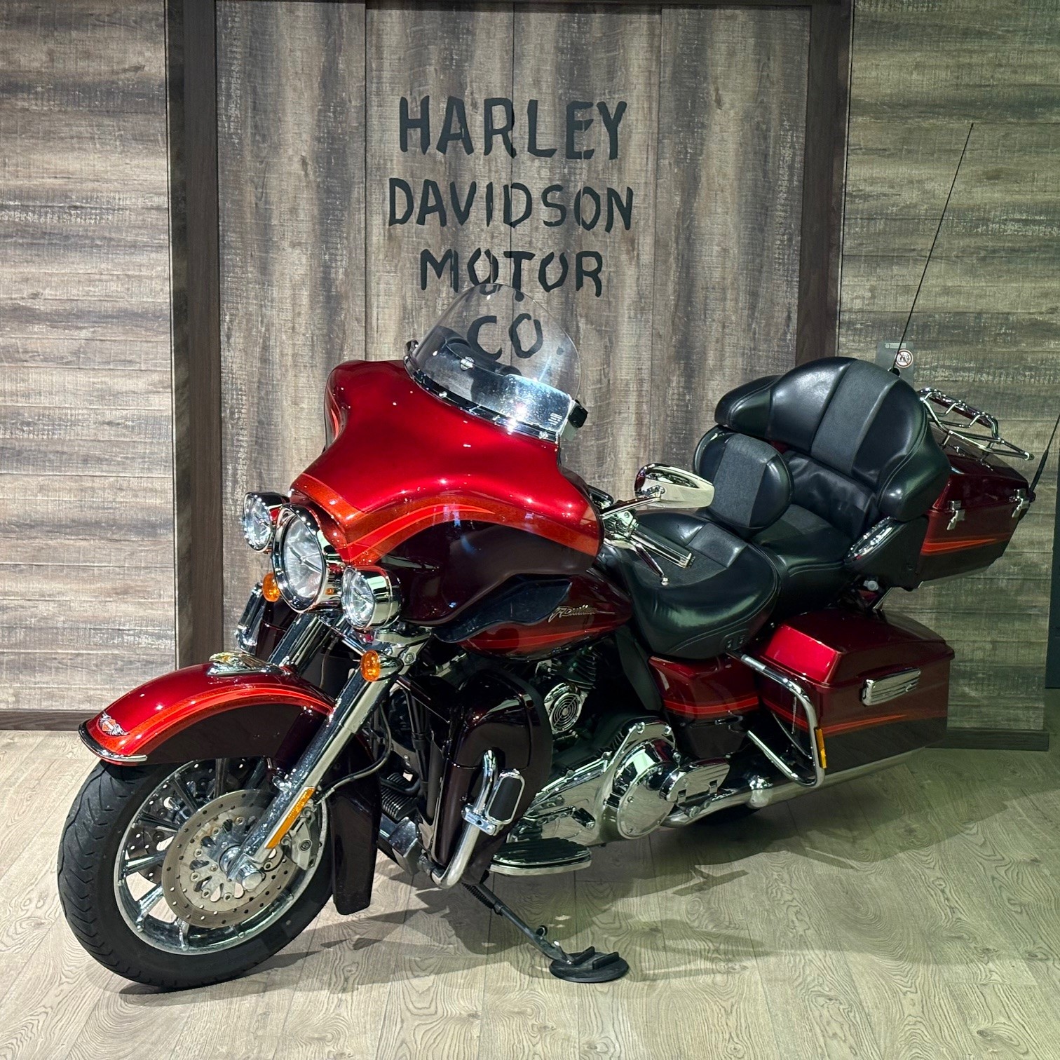 HARLEY-DAVIDSON FLHTCUSE4 Electra Glide Ultra Classic CVO ABS-showroom-element-2