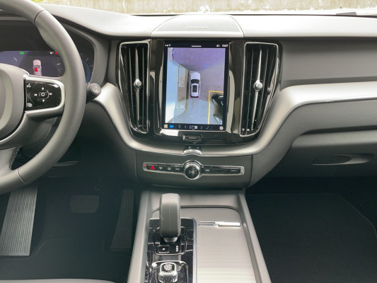 VOLVO XC60 B5 B AWD Plus Bright-image-6