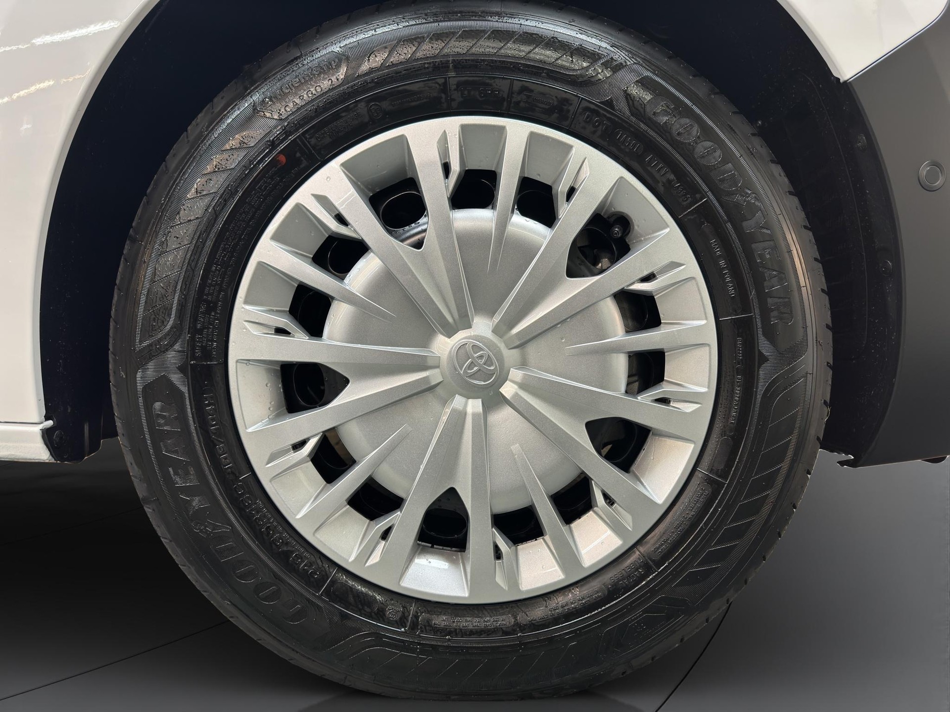 TOYOTA PROACE Van L1 2.2 D Advanced-image-13