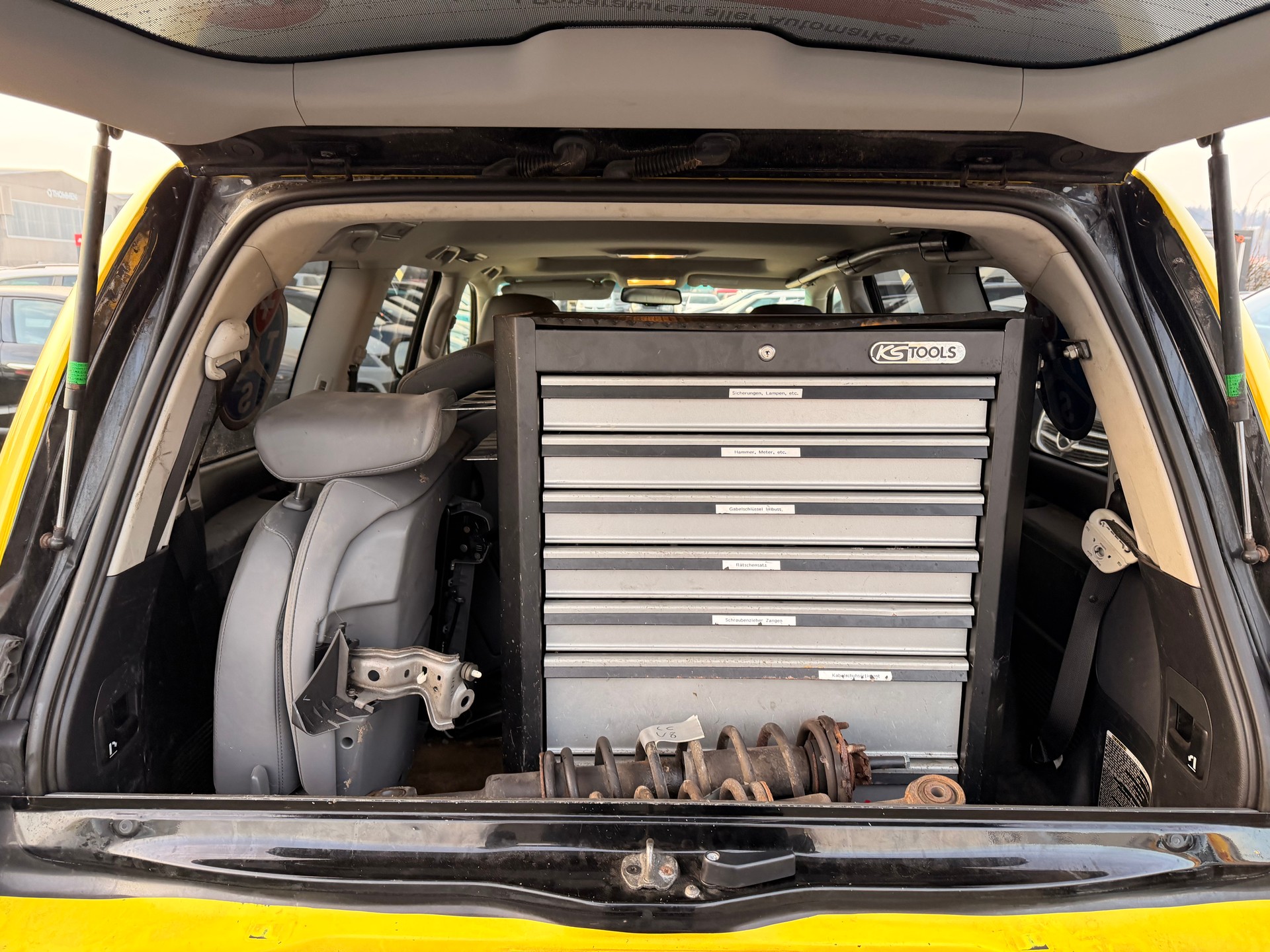 TOYOTA Land Cruiser V8 4.5 D-4D Linea Luna **6000 Kg (AHK)** original Farbe schwarz**-image-12