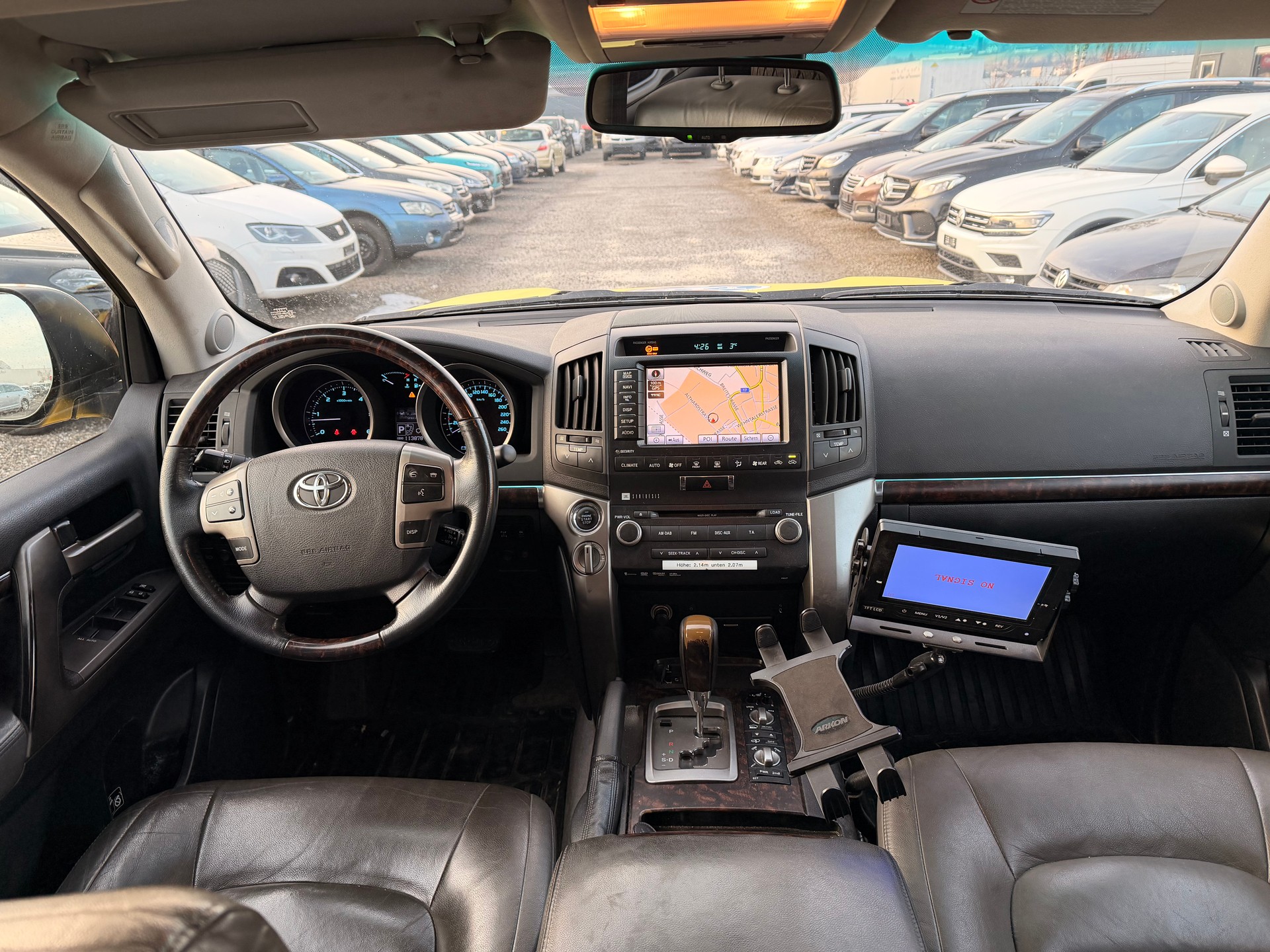 TOYOTA Land Cruiser V8 4.5 D-4D Linea Luna **6000 Kg (AHK)** original Farbe schwarz**-image-6