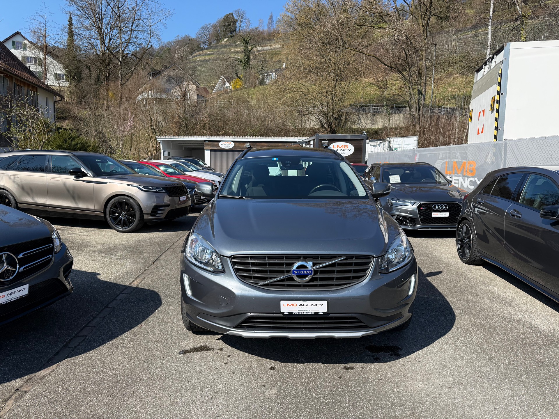 VOLVO XC60 D3 Kinetic-image-1