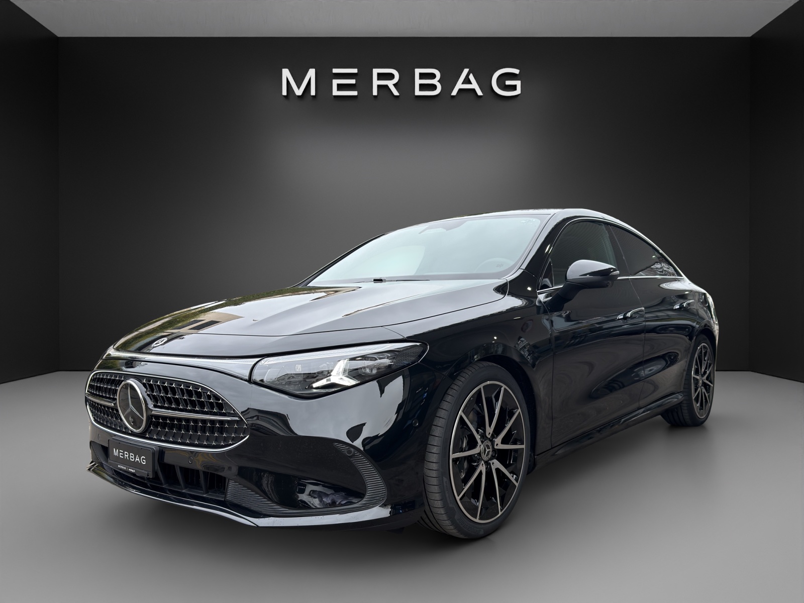 MERCEDES-BENZ CLA 200 8G-DCT 4Matic-image-6