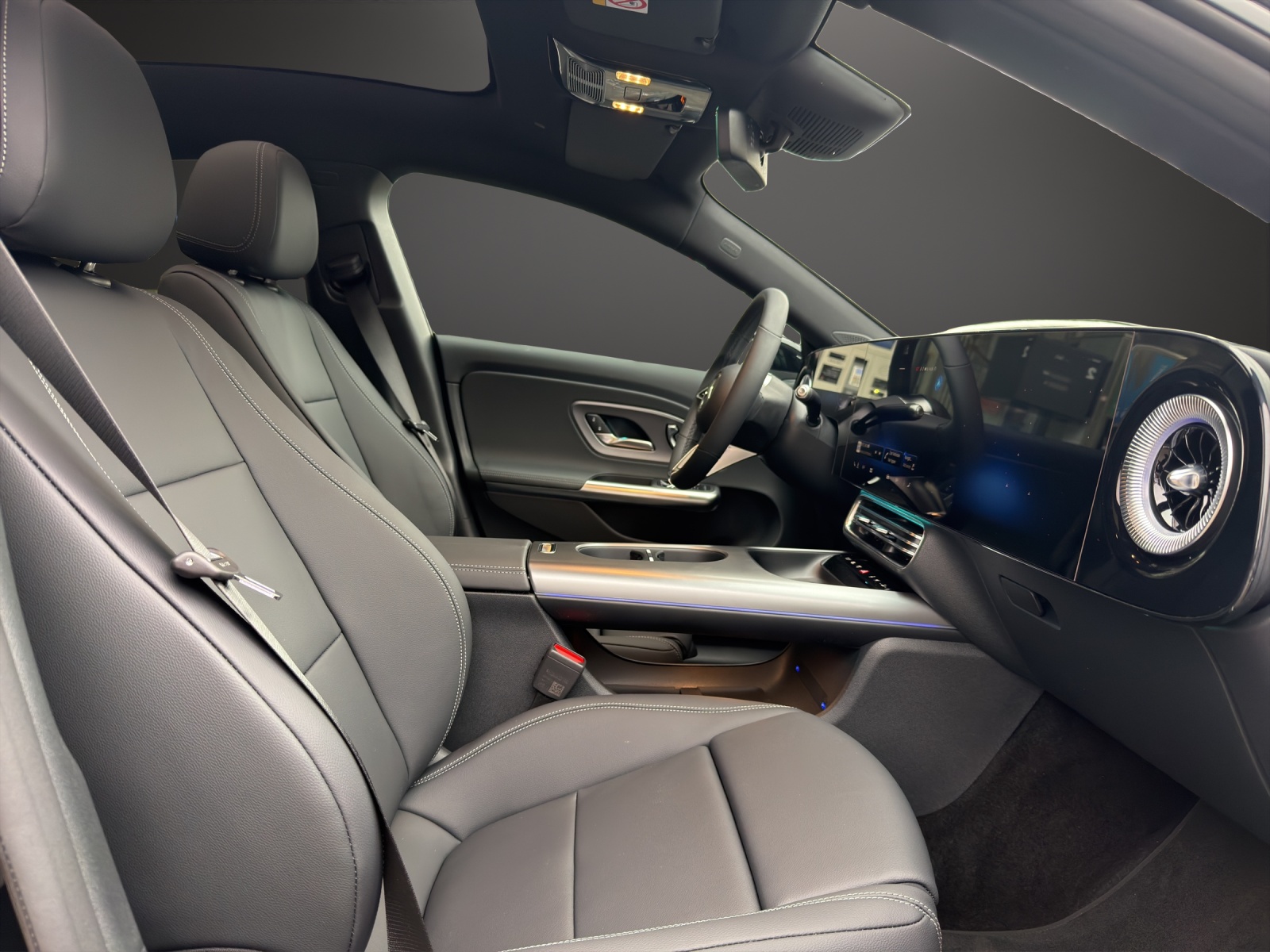 MERCEDES-BENZ CLA 200 8G-DCT 4Matic-image-12