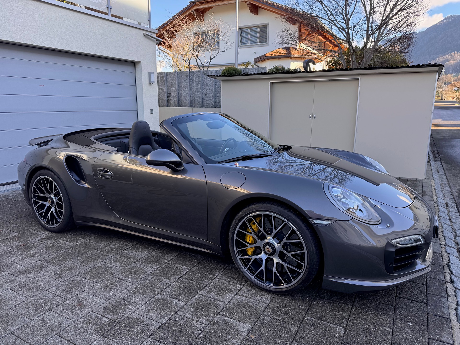 PORSCHE 911 Turbo S Cabrio PDK-image-0