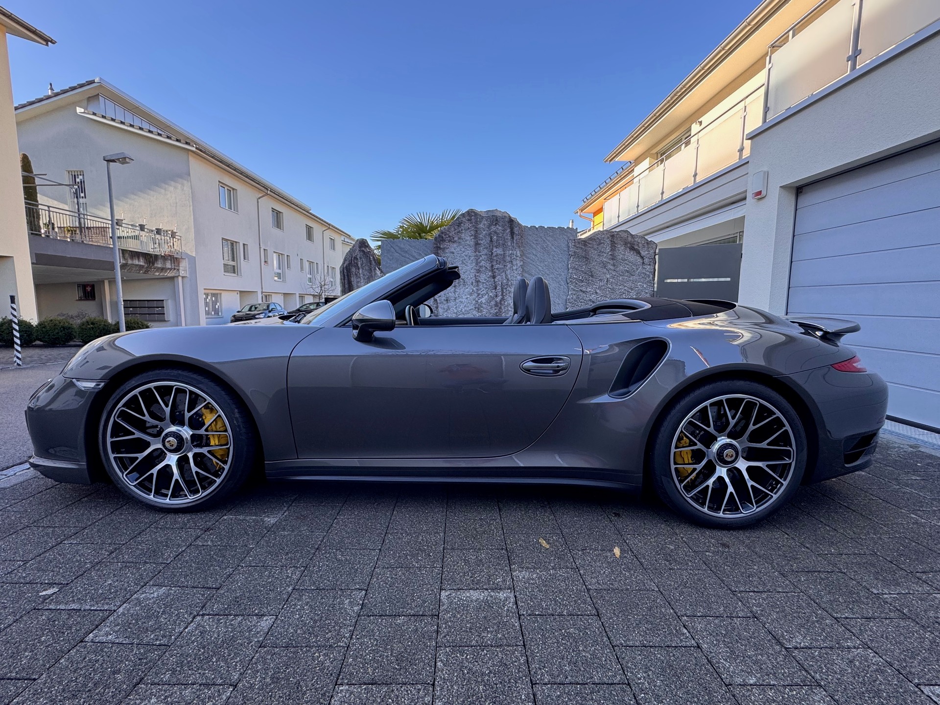 PORSCHE 911 Turbo S Cabrio PDK-image-3