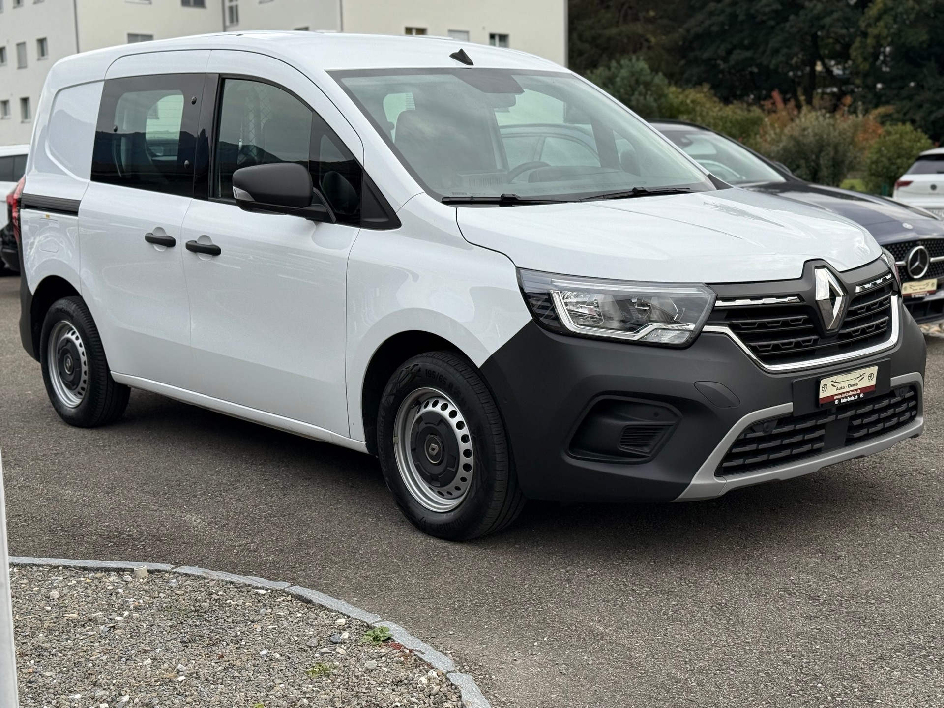 RENAULT Kangoo Van 1.5 dCi Standard 95 Extra * AHK *-image-4