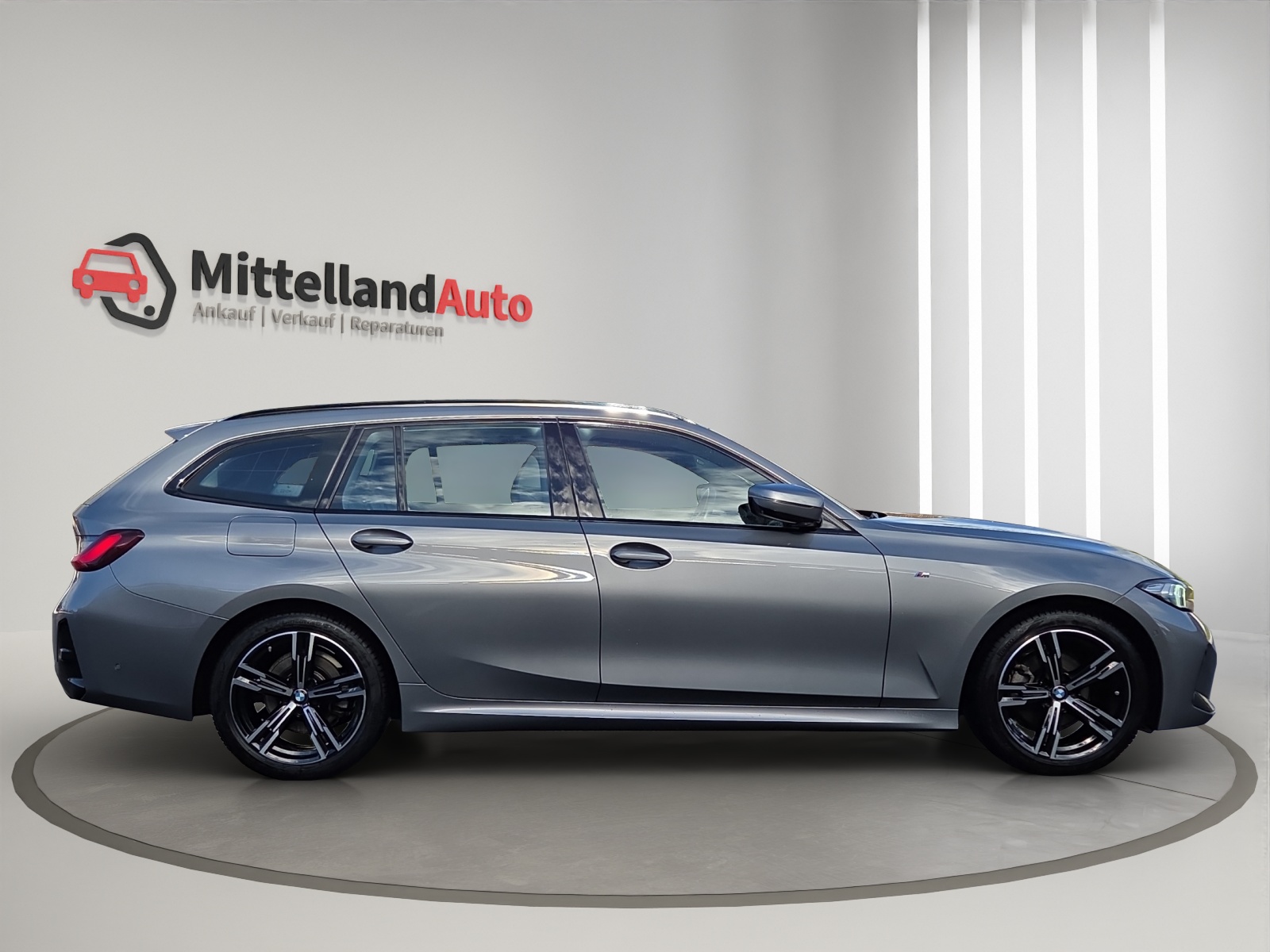 BMW 320d xDrive 48V Touring Steptronic M Sport-image-3
