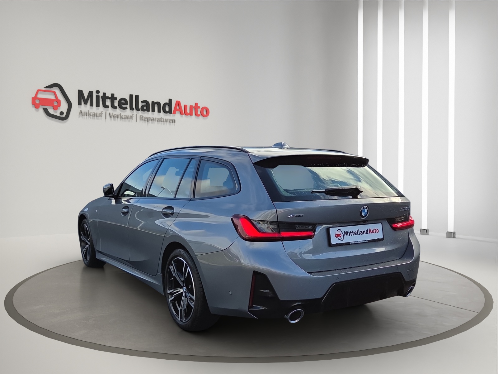 BMW 320d xDrive 48V Touring Steptronic M Sport-image-13
