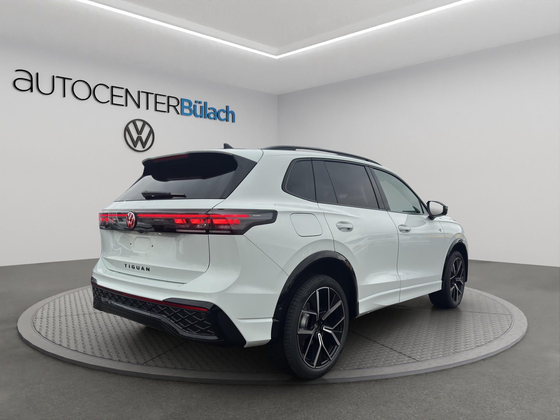 VW Tiguan 2.0 TSI United DSG 4Motion-image-4