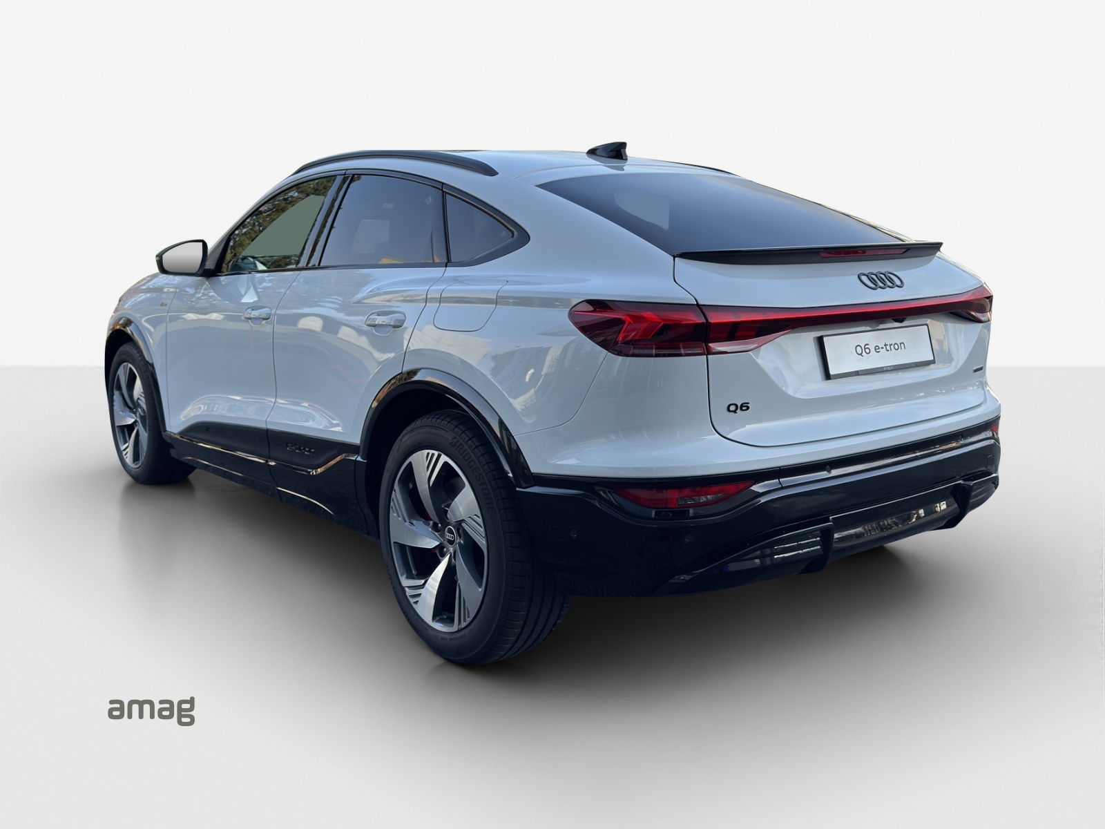 AUDI Q6 Sportback e-tron quattro-image-2