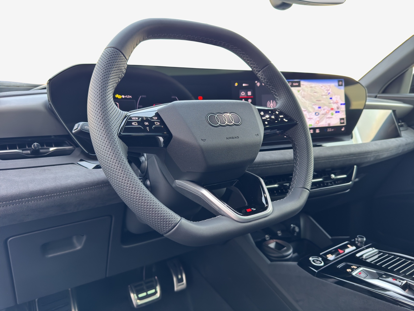 AUDI Q6 Sportback e-tron quattro-image-9