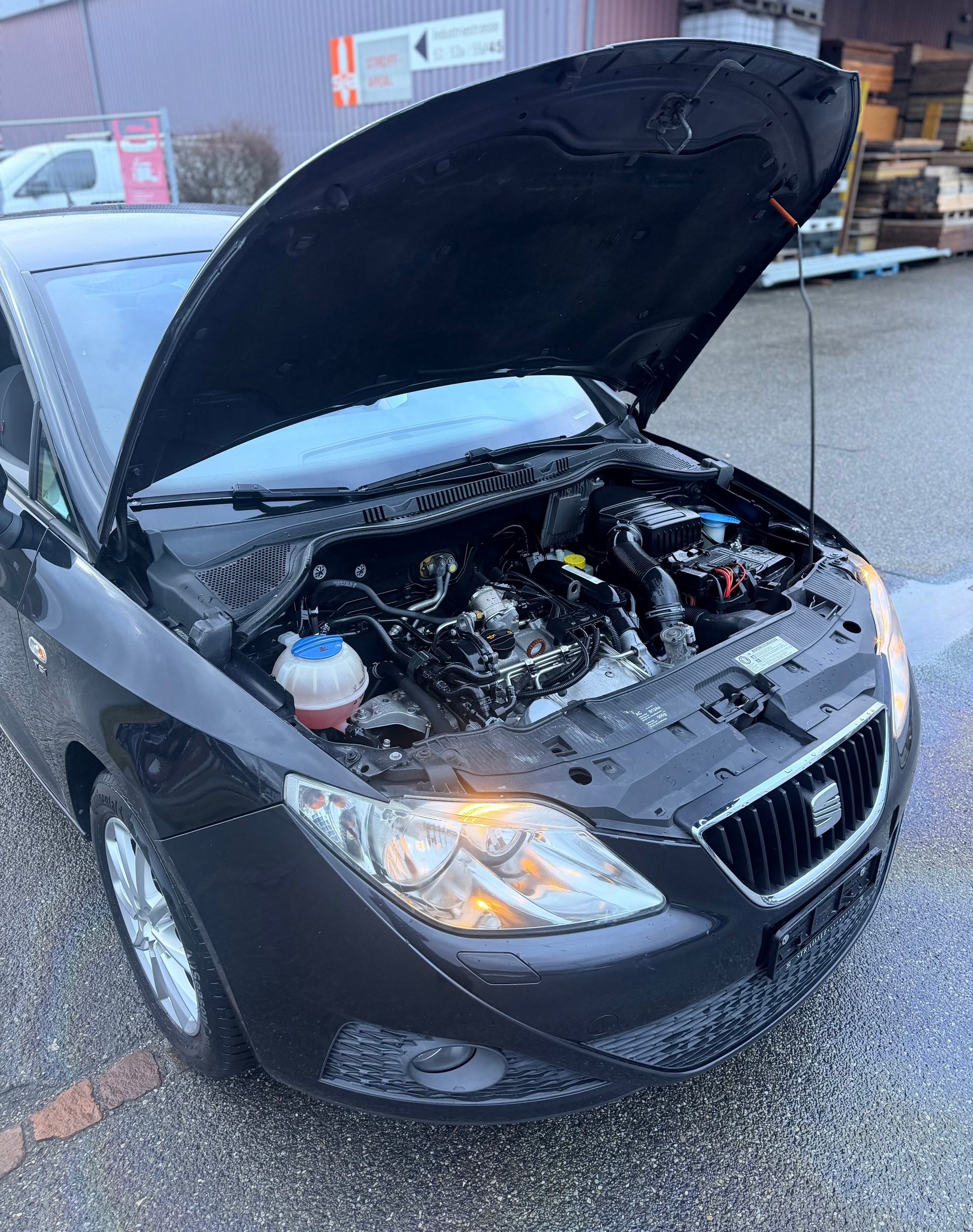 SEAT Ibiza SC 1.2 TSI Sport-image-14