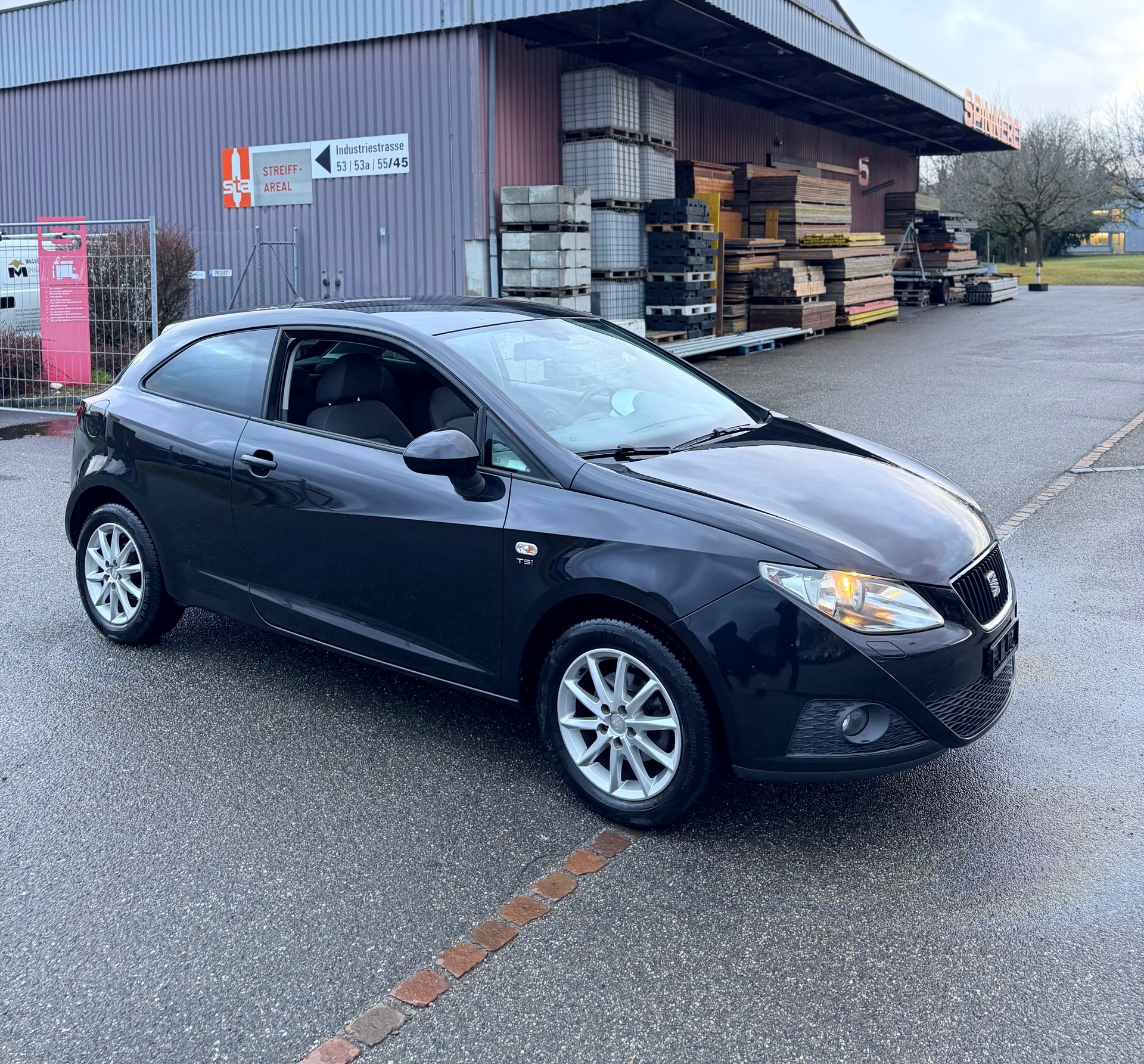 SEAT Ibiza SC 1.2 TSI Sport-image-3